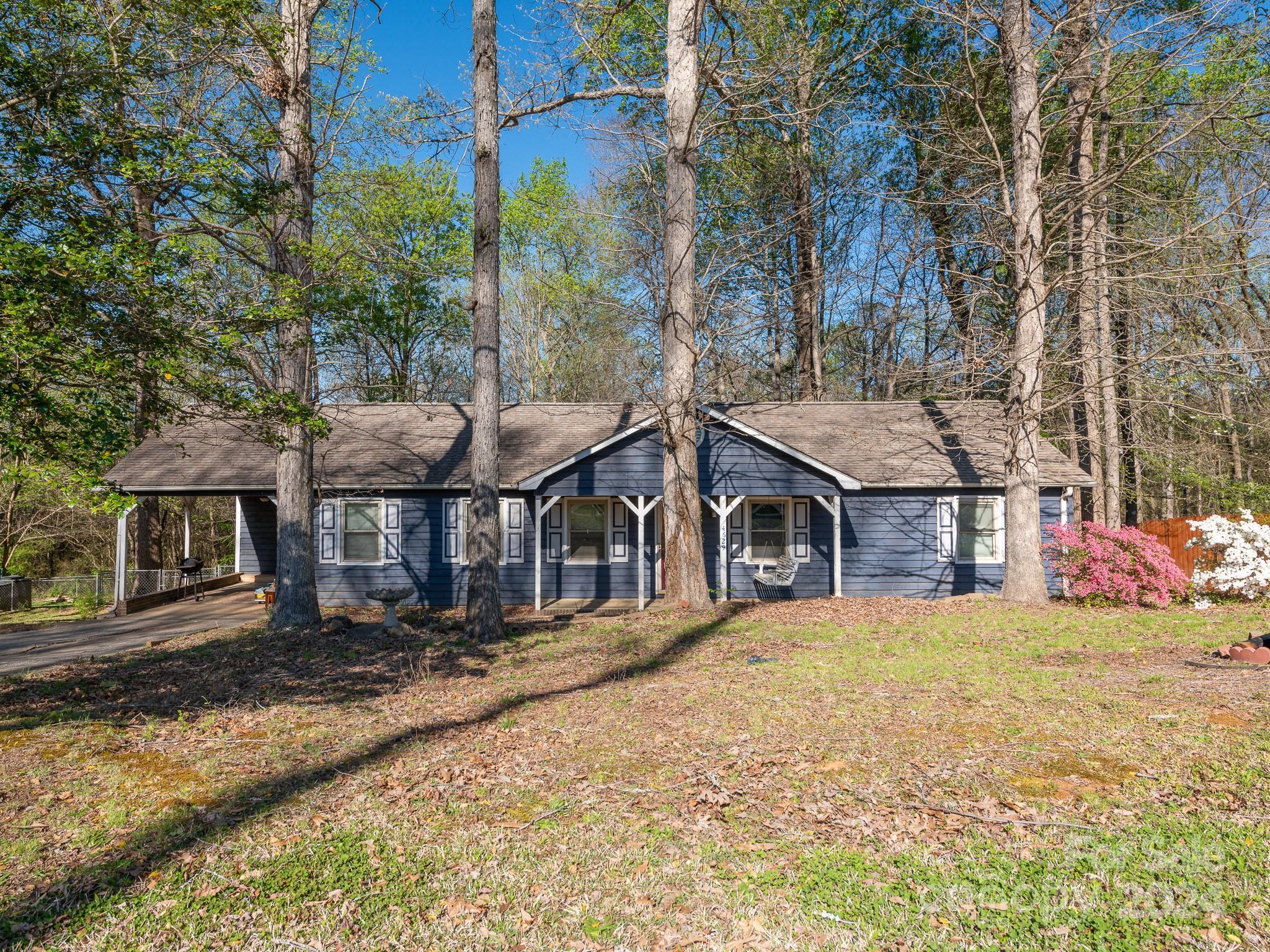 Photo one of 4629 Greenwood Dr Gastonia NC 28052 | MLS 4122425