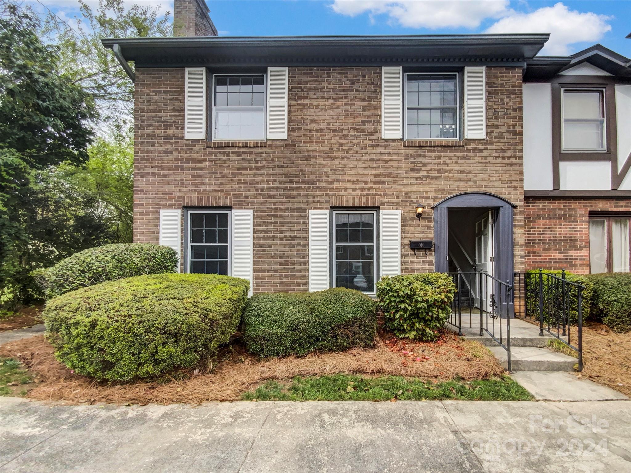 Photo one of 1525 Lansdale Dr # A Charlotte NC 28205 | MLS 4123267