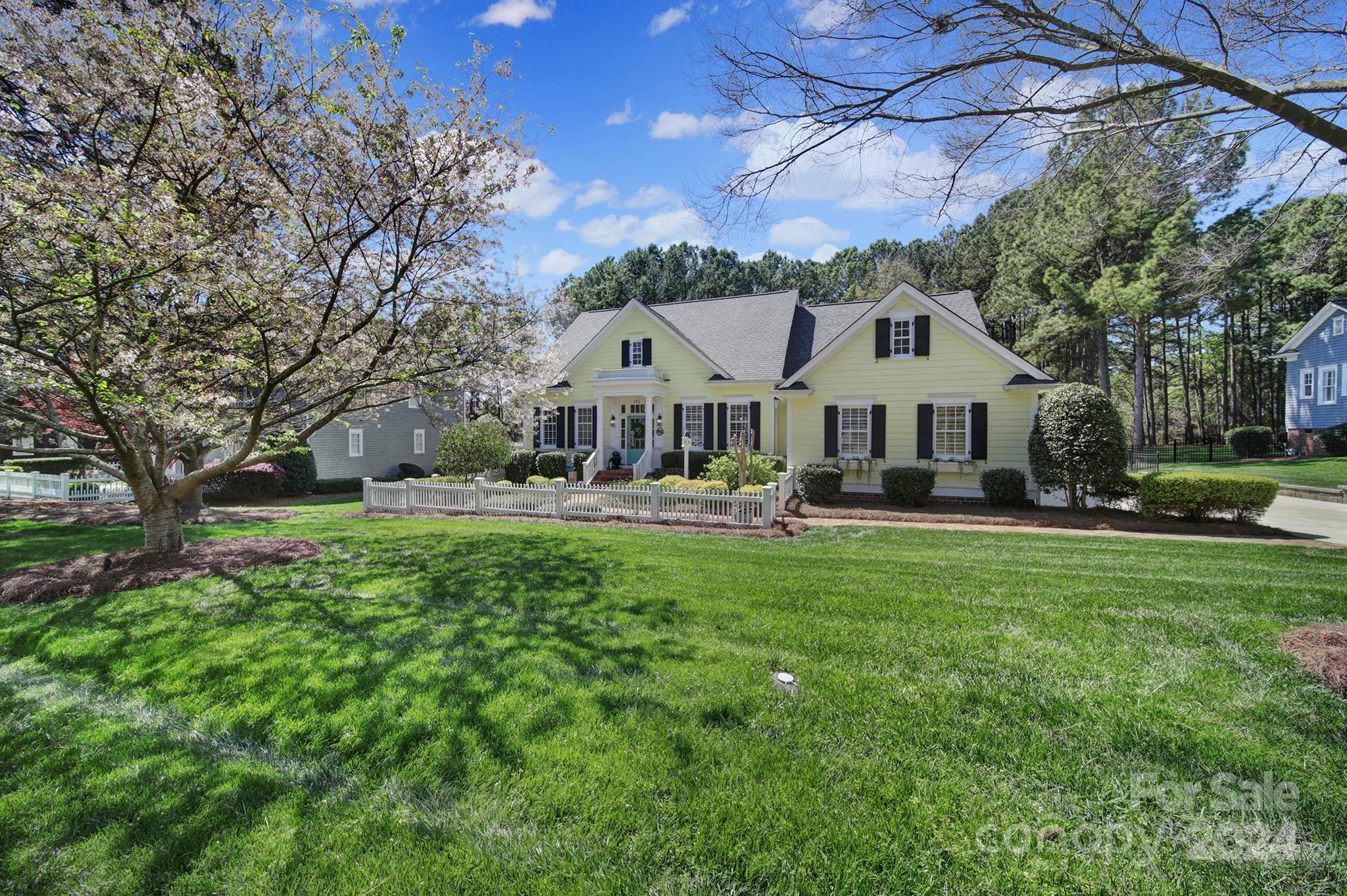 Photo one of 142 Hopkinton Dr Mooresville NC 28117 | MLS 4123277