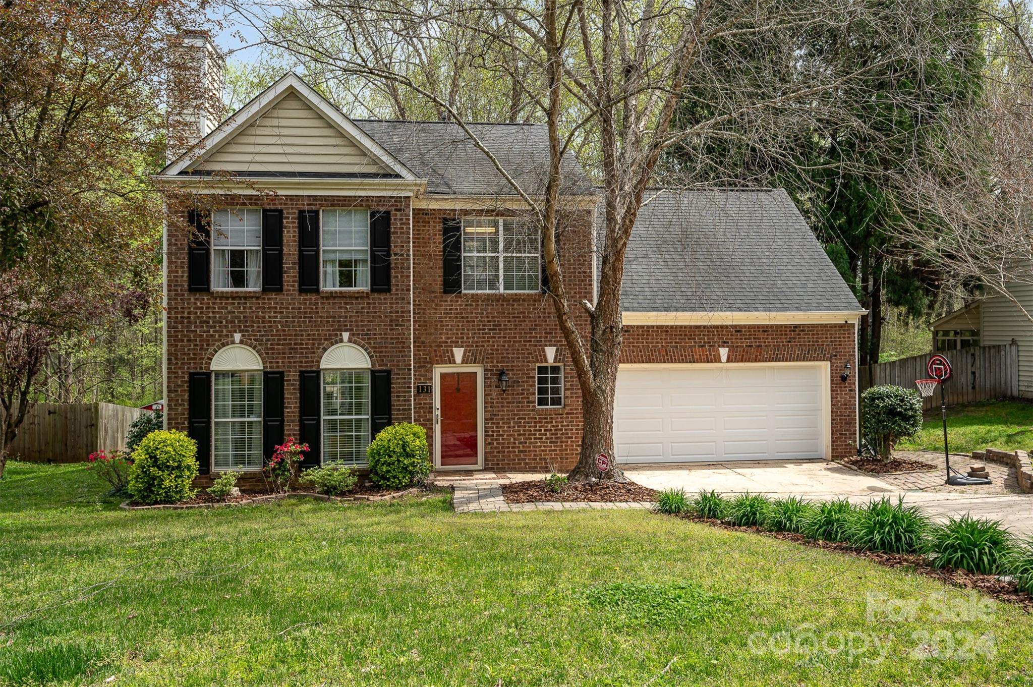 Photo one of 131 Creekside Dr Fort Mill SC 29715 | MLS 4124180