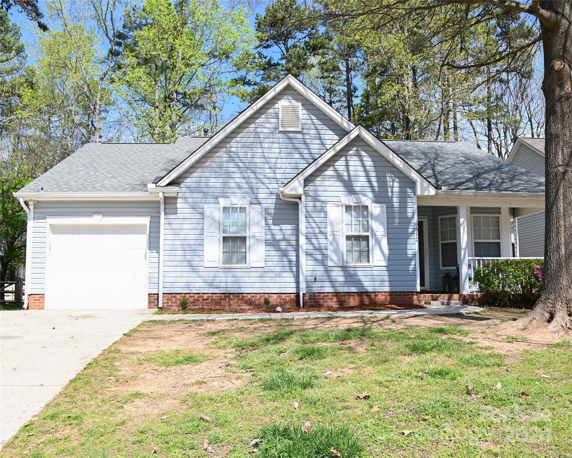 Photo one of 6612 Rose Point Ln Charlotte NC 28216 | MLS 4124246