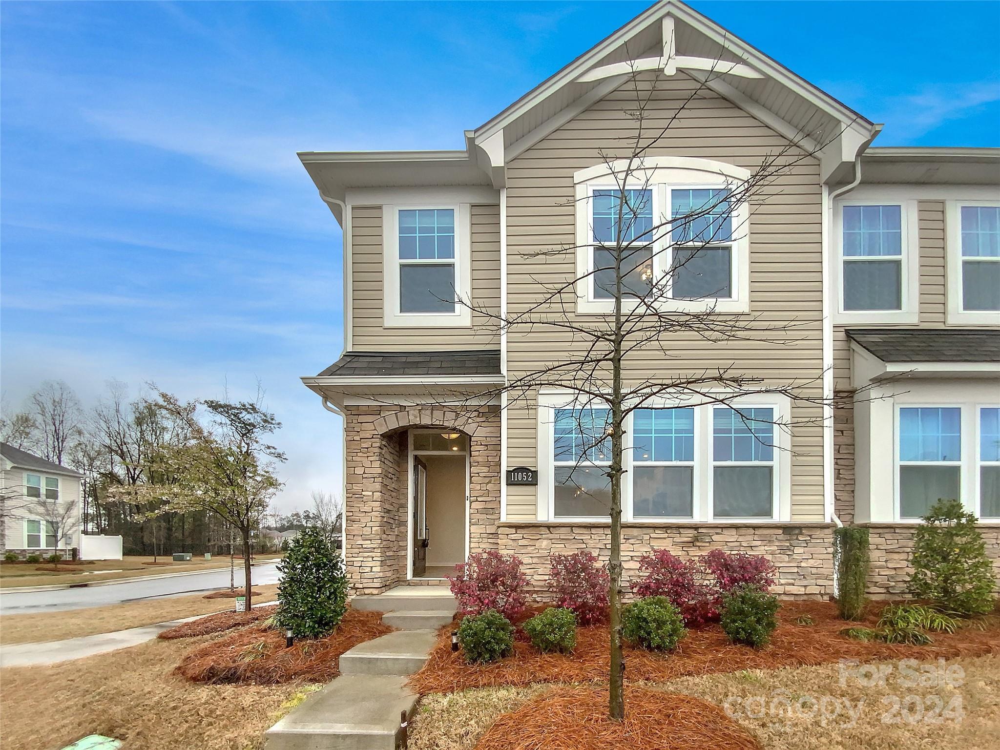 Photo one of 11052 Chalkbark Ln Charlotte NC 28262 | MLS 4124424