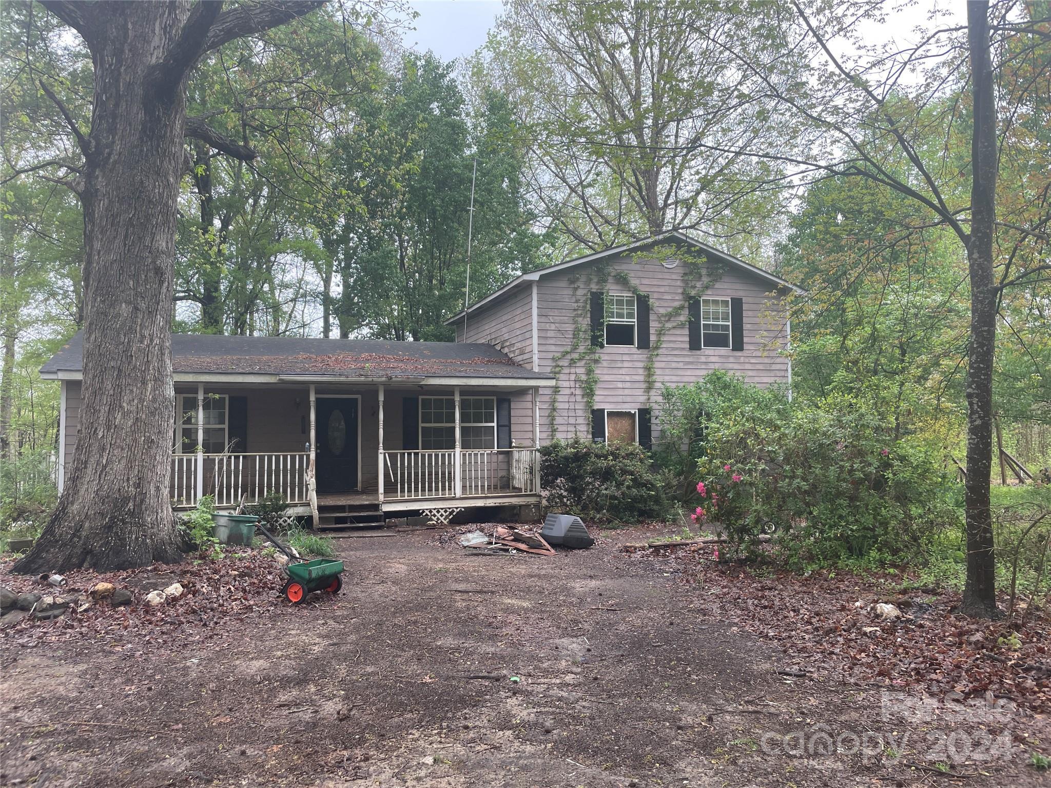 Photo one of 5107 Taxahaw Rd Lancaster SC 29720 | MLS 4125138