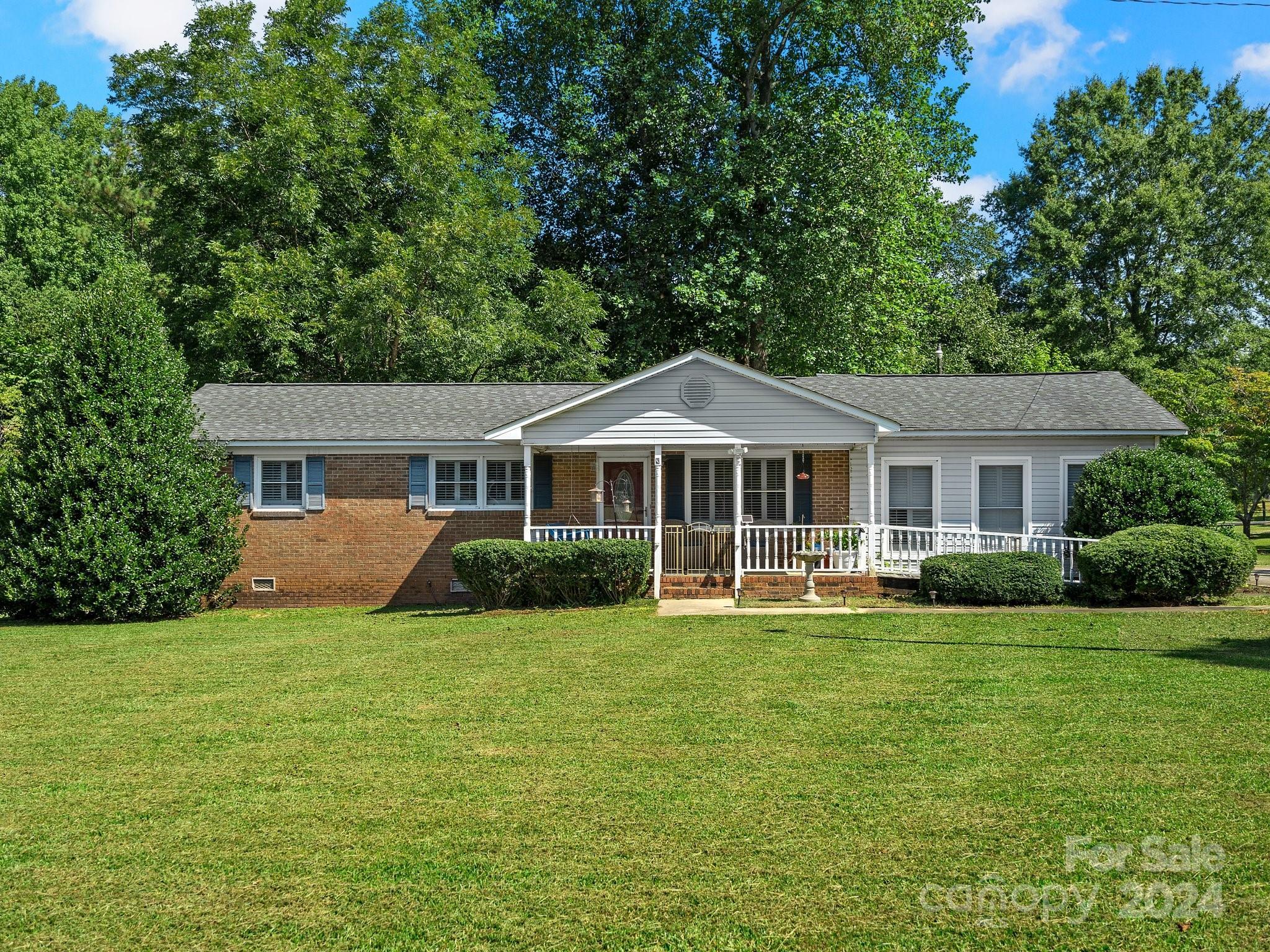 Photo one of 5159 Taxahaw Rd Lancaster SC 29720 | MLS 4125299