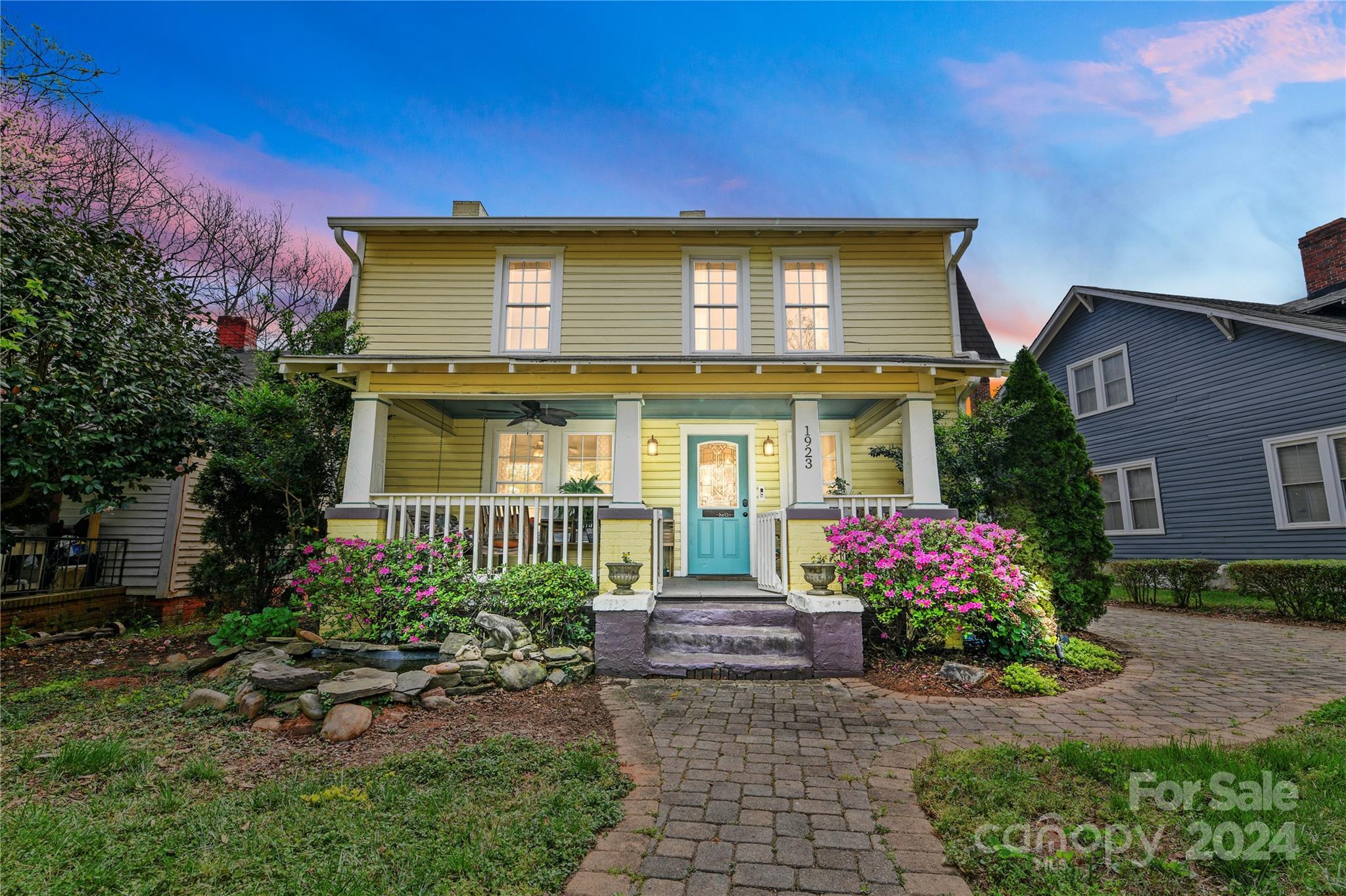 Photo one of 1923 Oaklawn Ave Charlotte NC 28216 | MLS 4125365