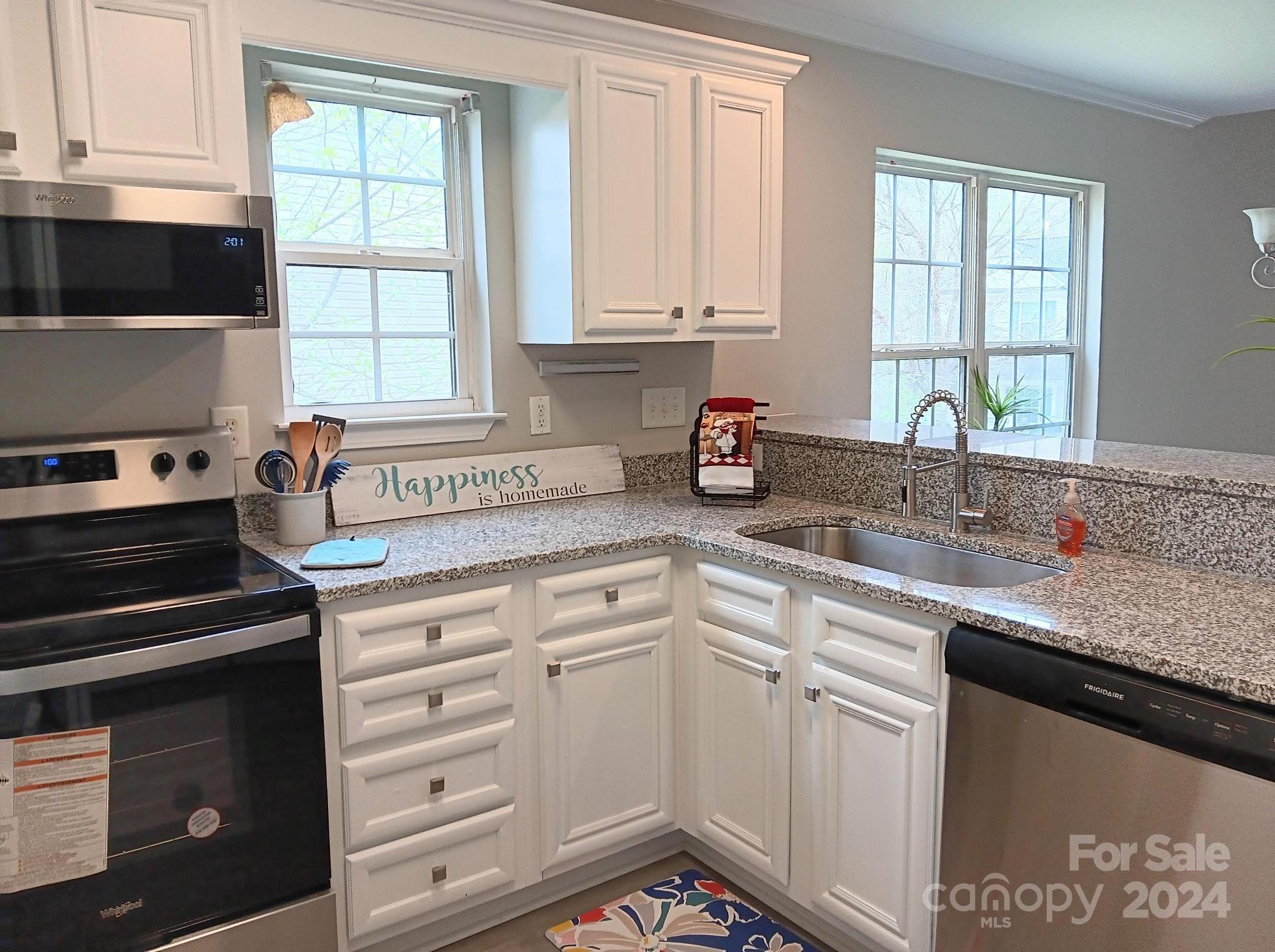 Photo one of 433 Danielle Way Fort Mill SC 29715 | MLS 4125697