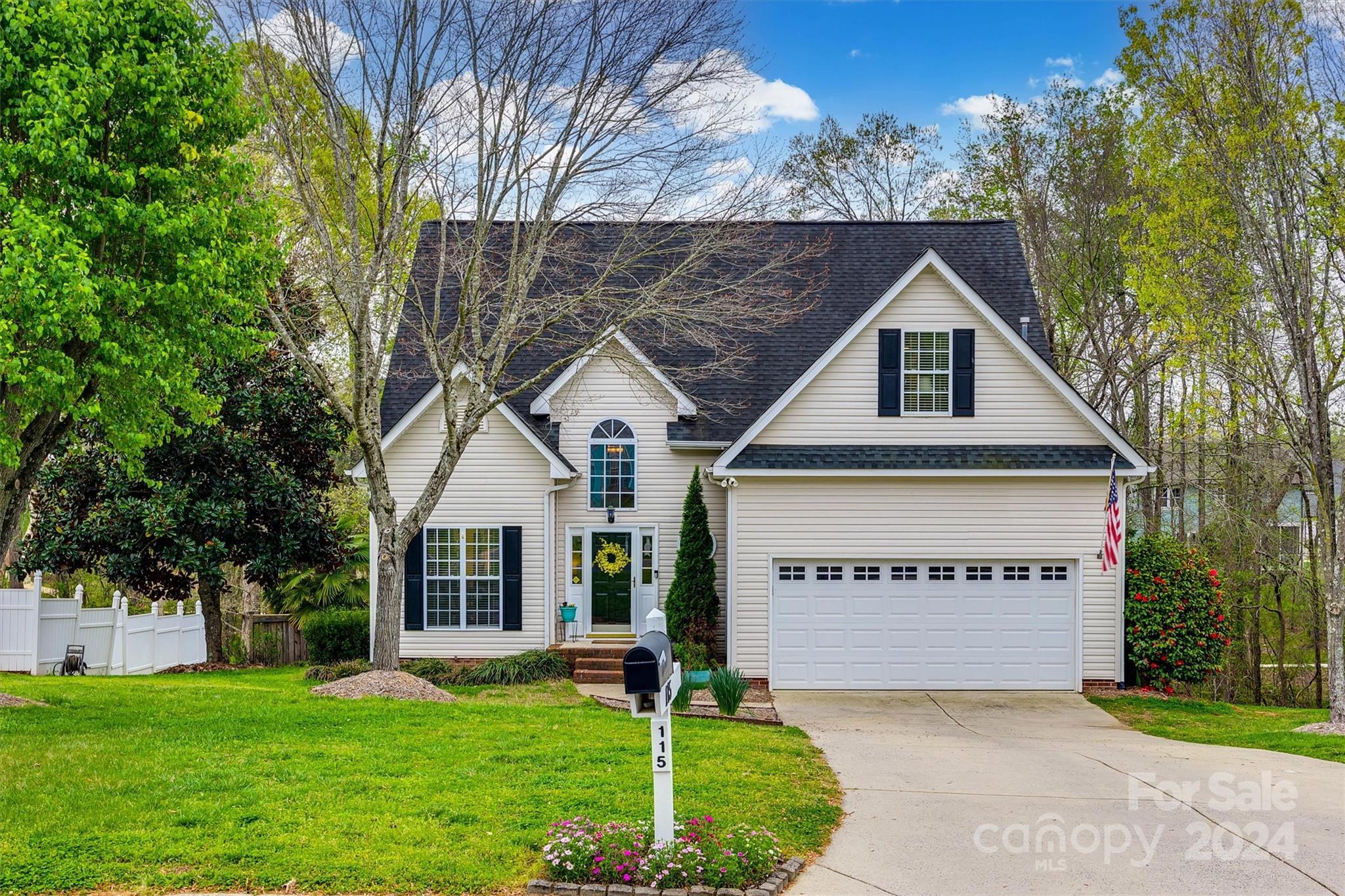 Photo one of 115 Rocky Trail Ct Fort Mill SC 29715 | MLS 4126218
