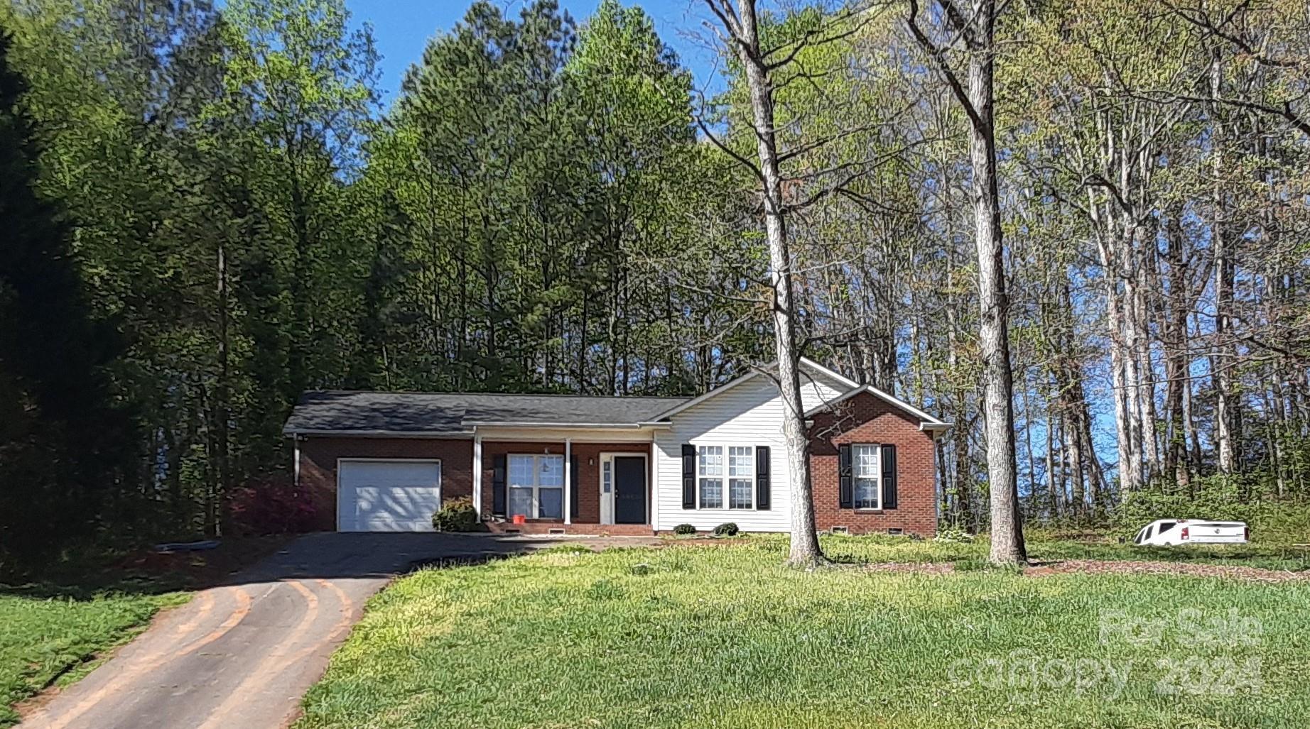 Photo one of 1862 Green Leaf Ct Conover NC 28613 | MLS 4126444