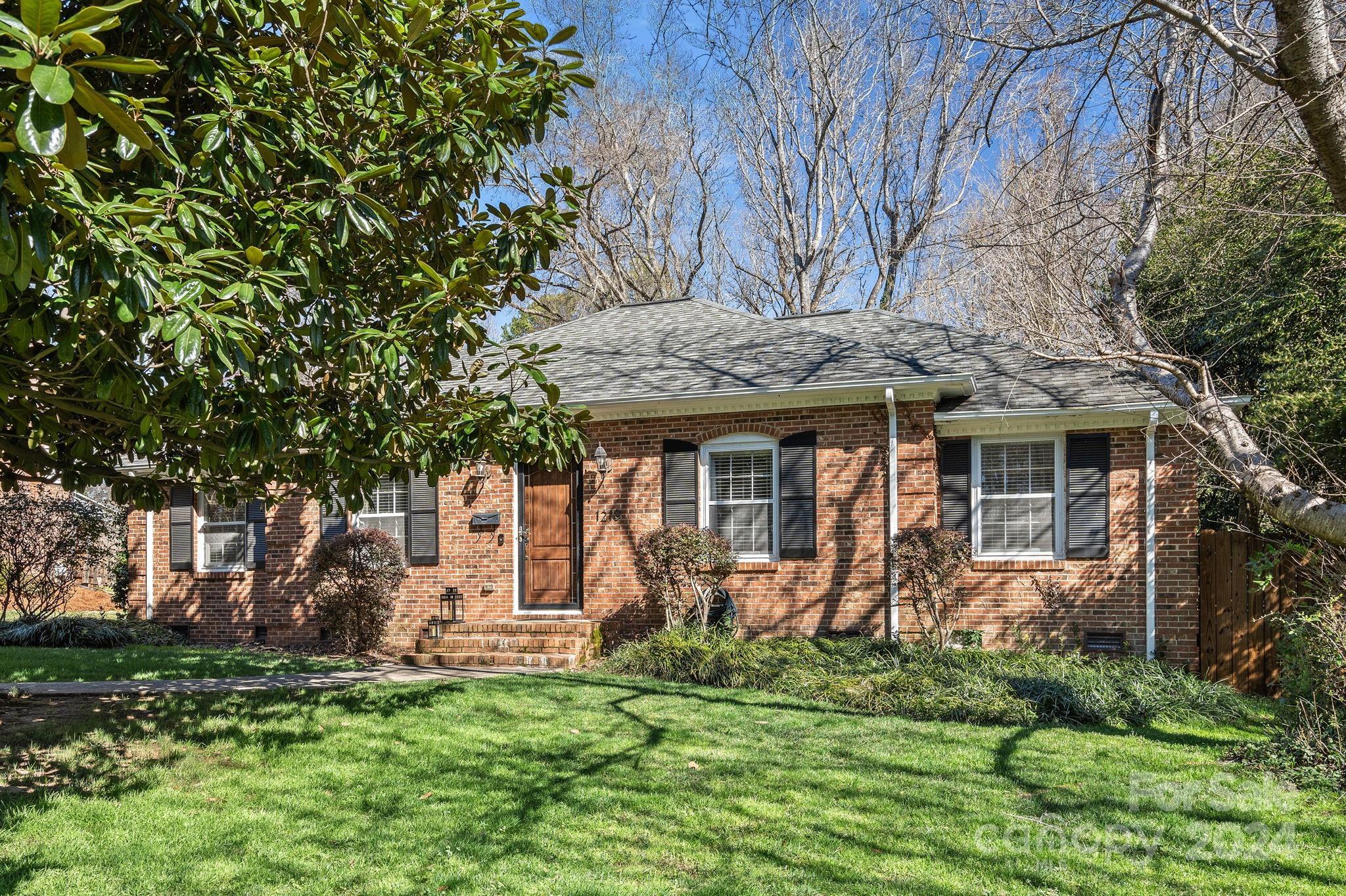 Photo one of 1218 Erinshire Rd Charlotte NC 28211 | MLS 4126510