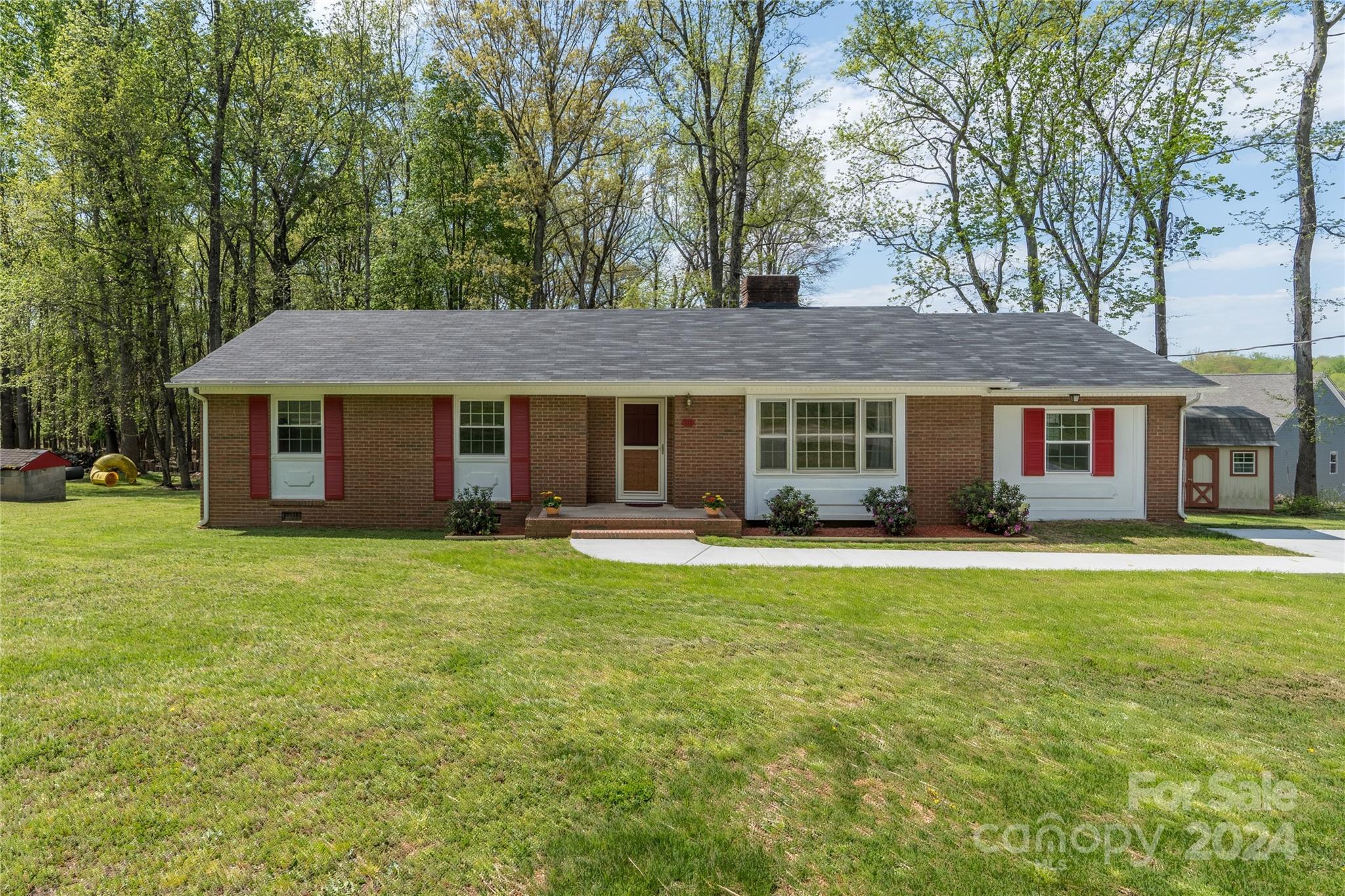 Photo one of 111 Bobby Lee Ln # 18 Mooresville NC 28115 | MLS 4127085