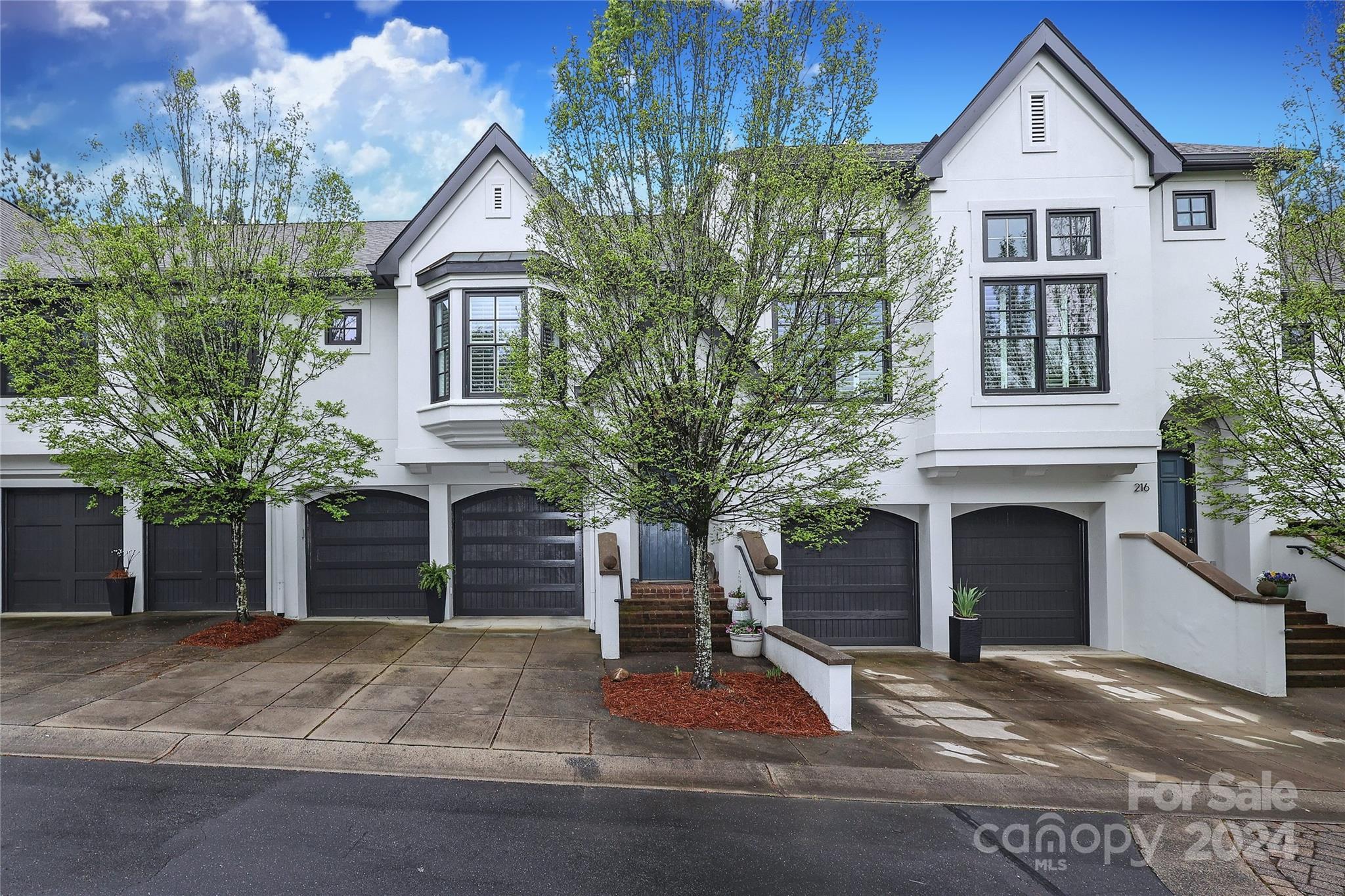 Photo one of 220 Wendover Heights Cir Charlotte NC 28211 | MLS 4127592