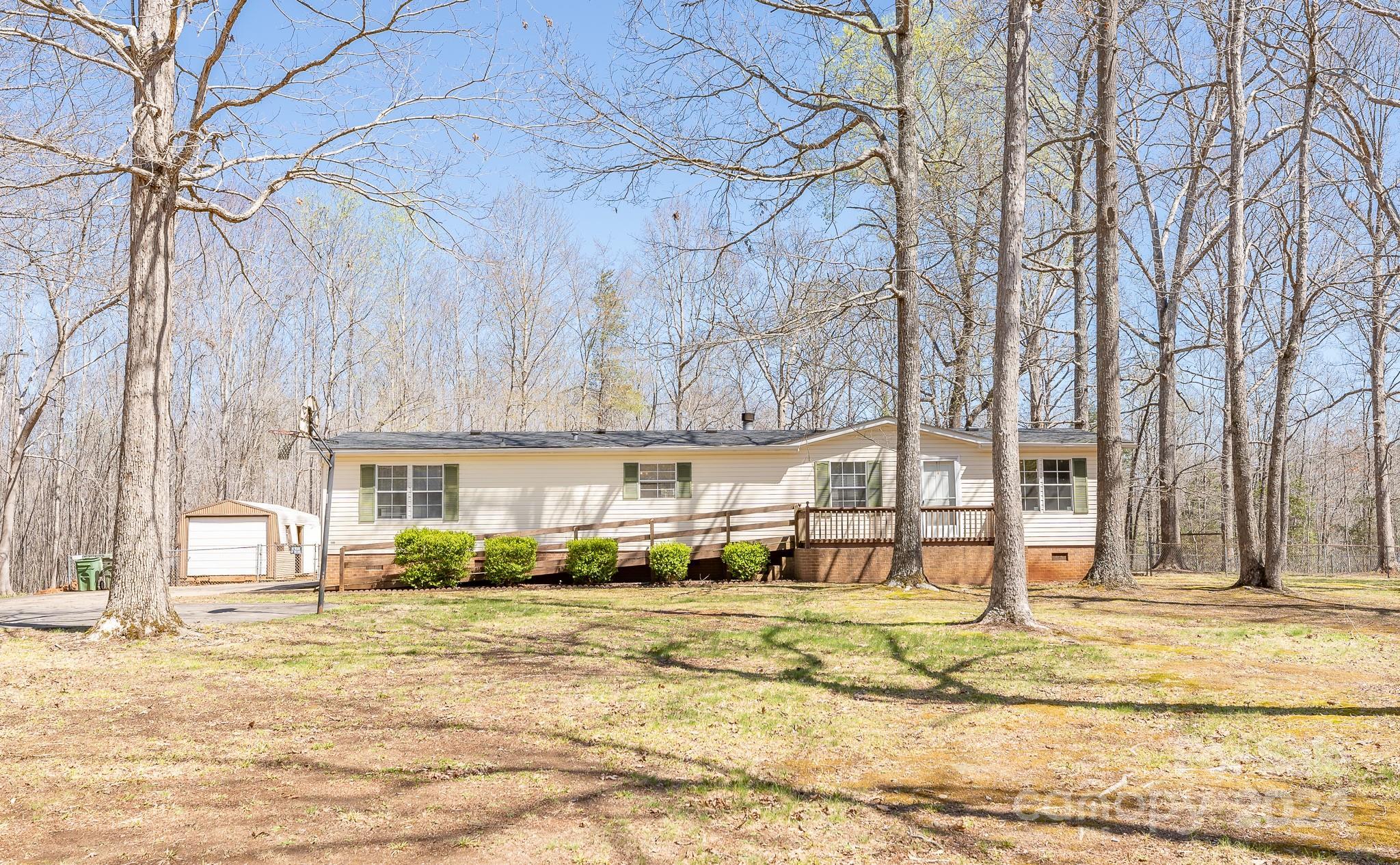 Photo one of 448 Walker Dr Lincolnton NC 28092 | MLS 4127672