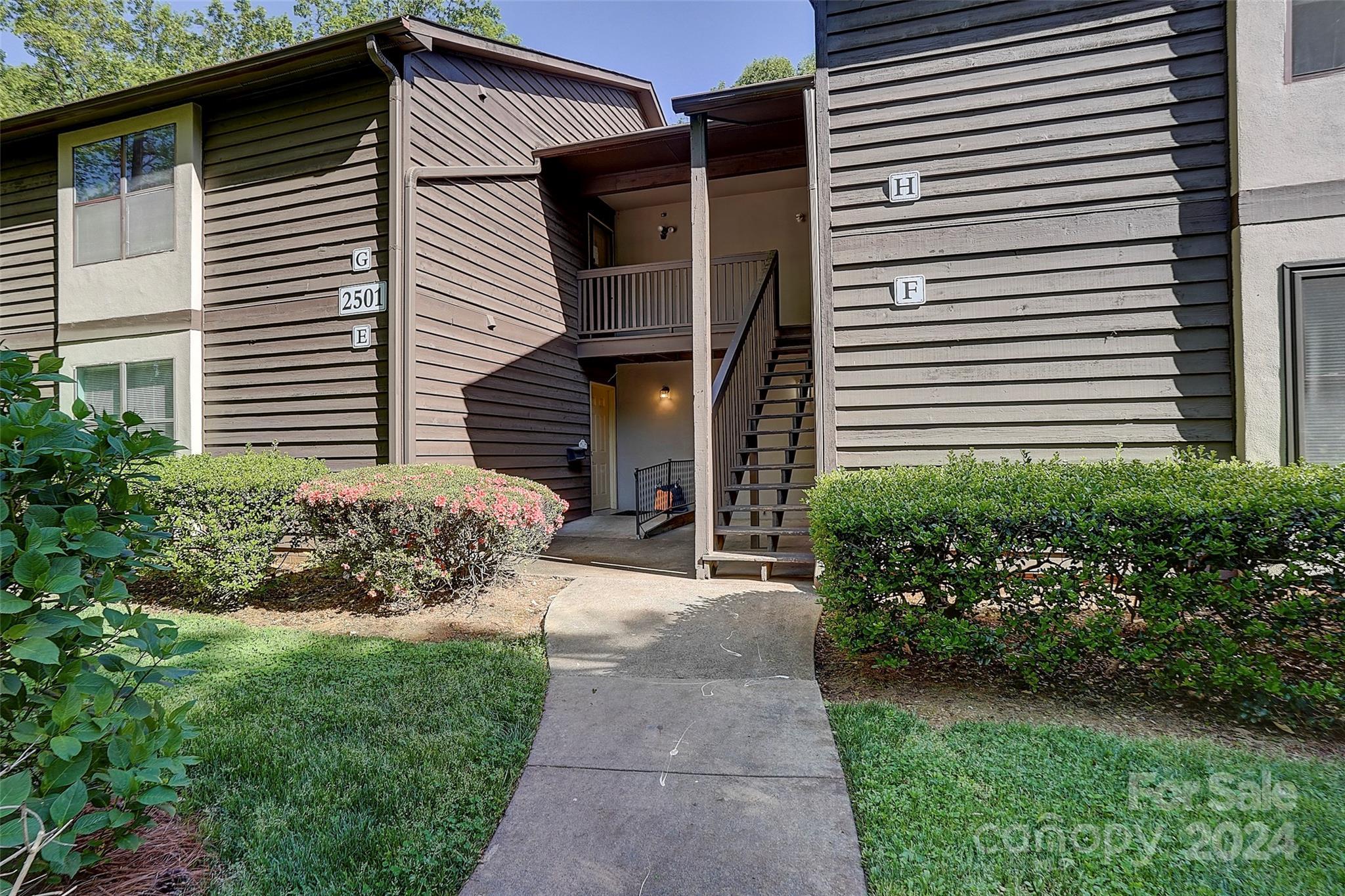 Photo one of 2501 Kilborne Dr # F Charlotte NC 28205 | MLS 4127730