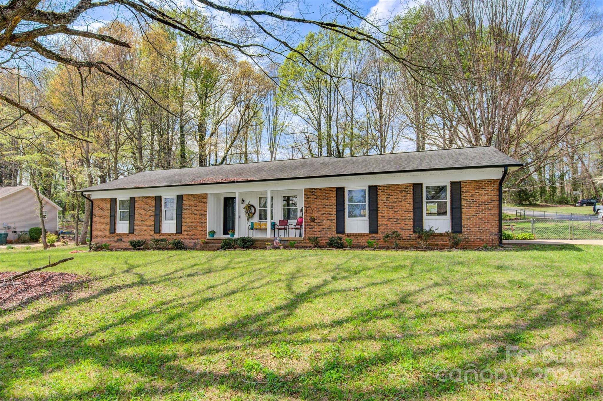 Photo one of 1511 Old Carriage Dr Newton NC 28658 | MLS 4127865