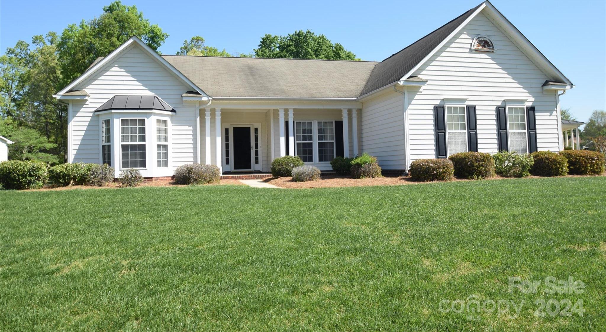 Photo one of 2020 Hollyhedge Ln Indian Trail NC 28079 | MLS 4127901