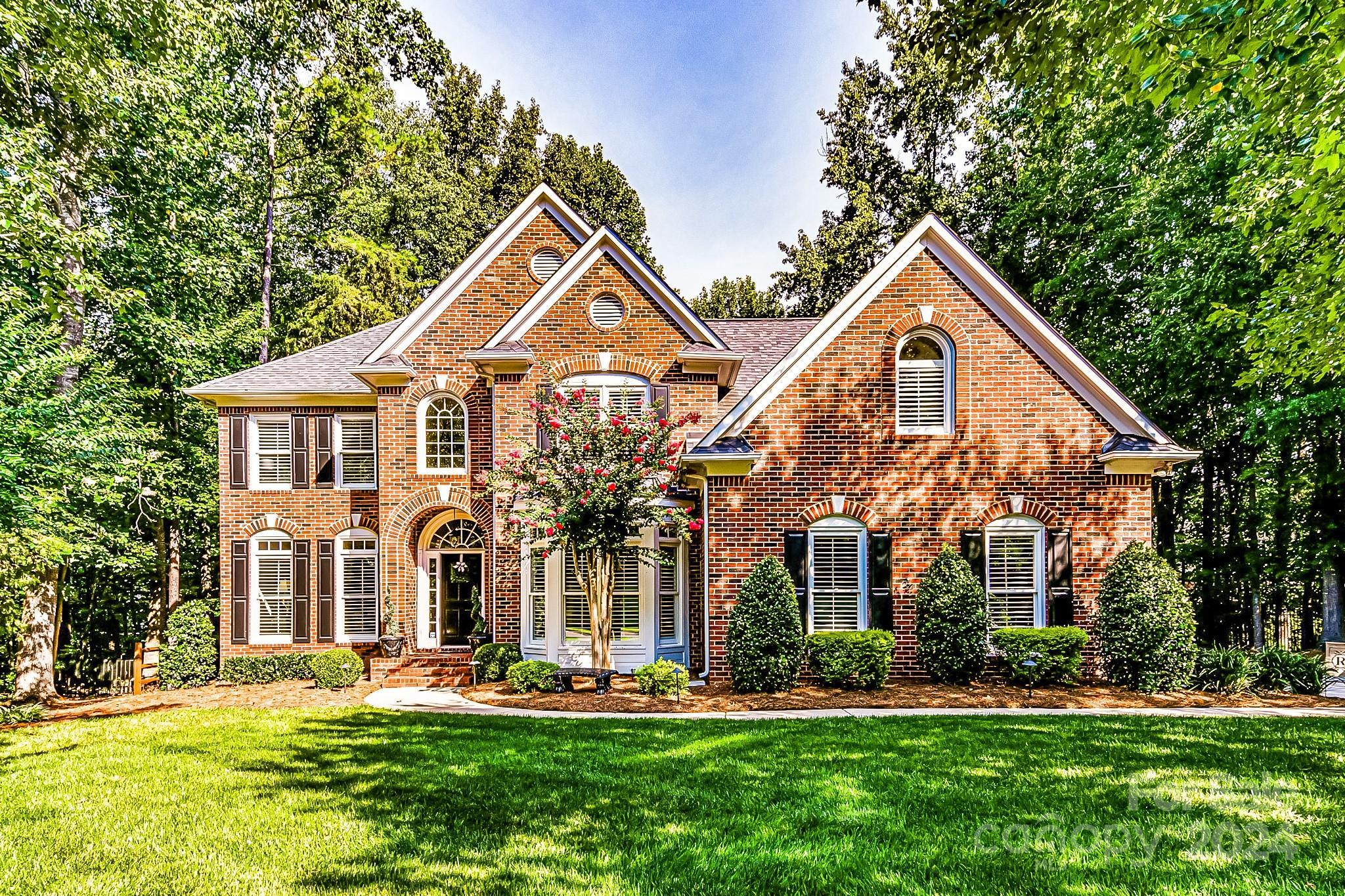 Photo one of 11123 Brush Hollow Rd Matthews NC 28105 | MLS 4128886