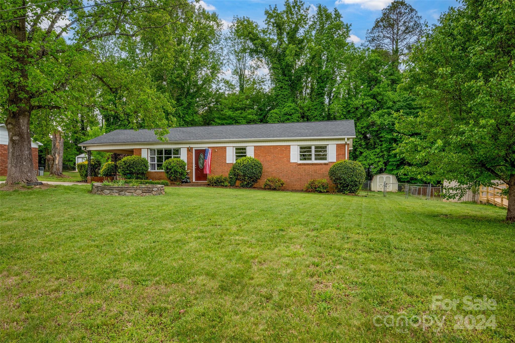 Photo one of 2540 32Nd Ave Hickory NC 28601 | MLS 4128997