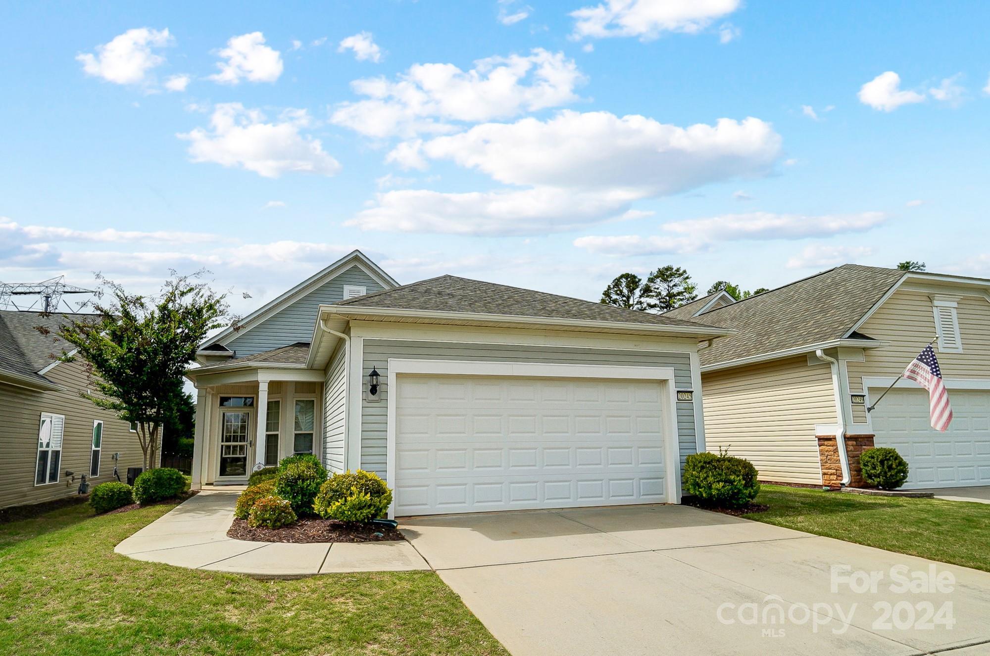 Photo one of 20245 Dovekie Ln Fort Mill SC 29707 | MLS 4129432