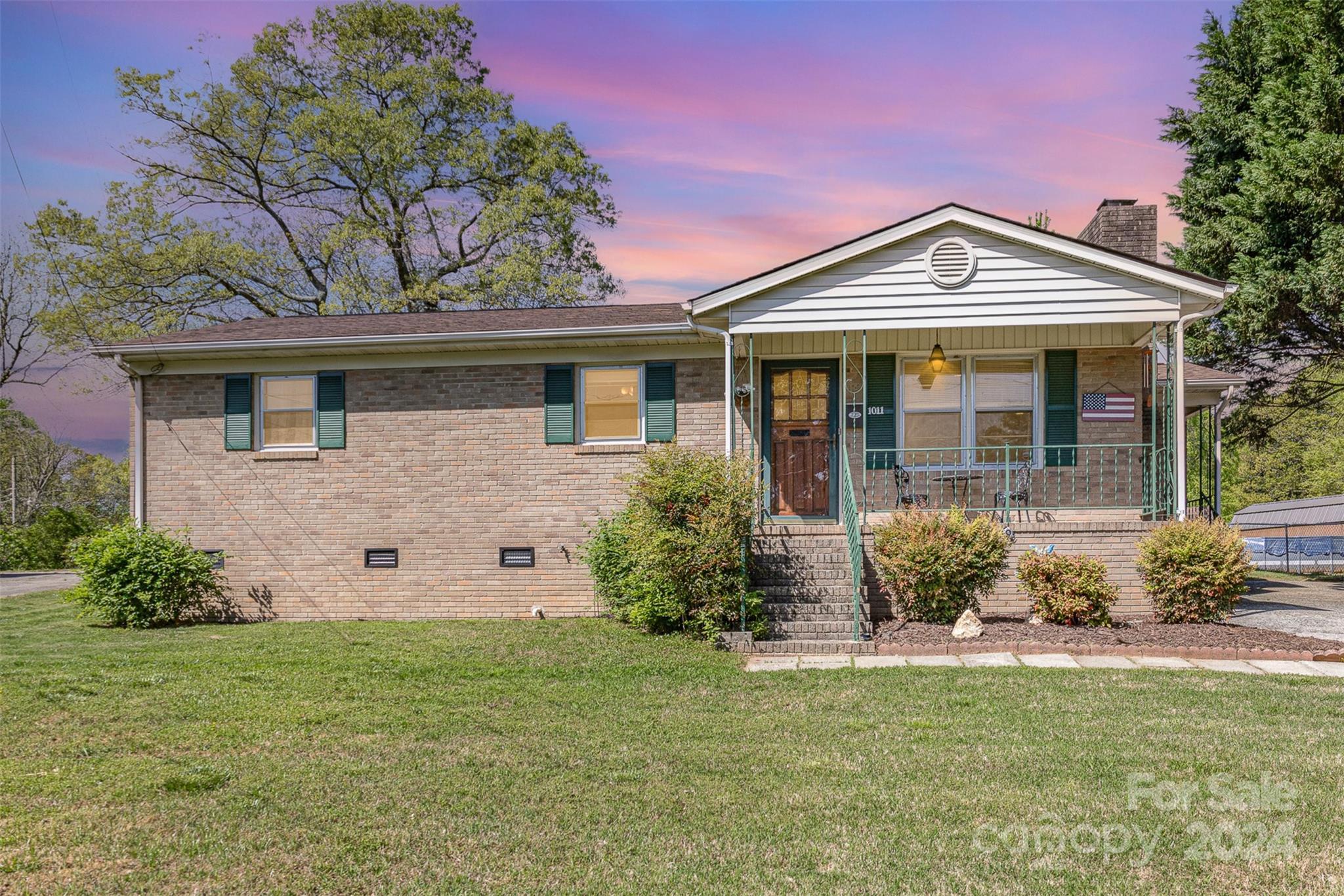 Photo one of 1011 N Main St Mount Holly NC 28120 | MLS 4129612