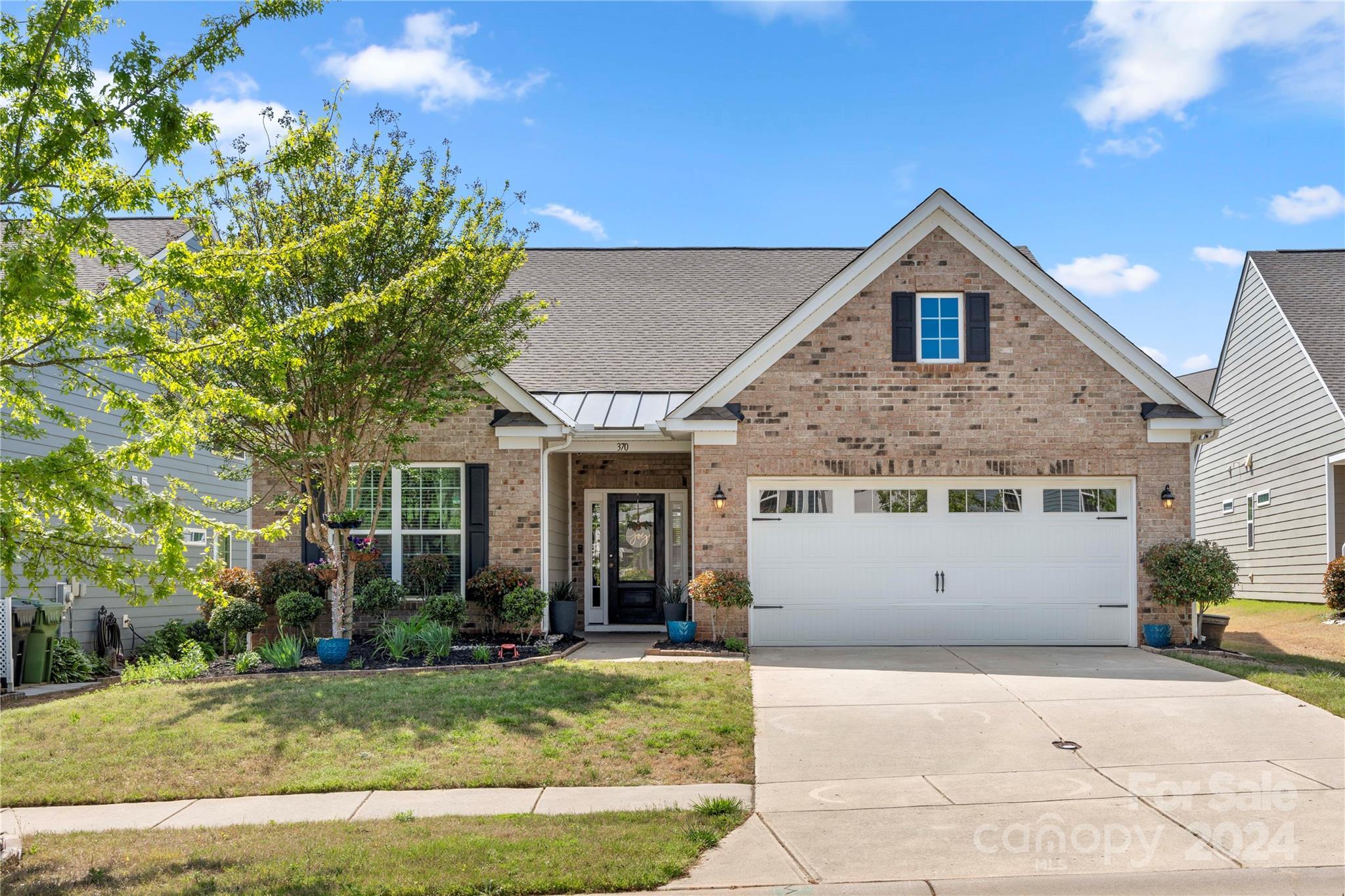 Photo one of 370 Kentmere Ln Lake Wylie SC 29710 | MLS 4129872