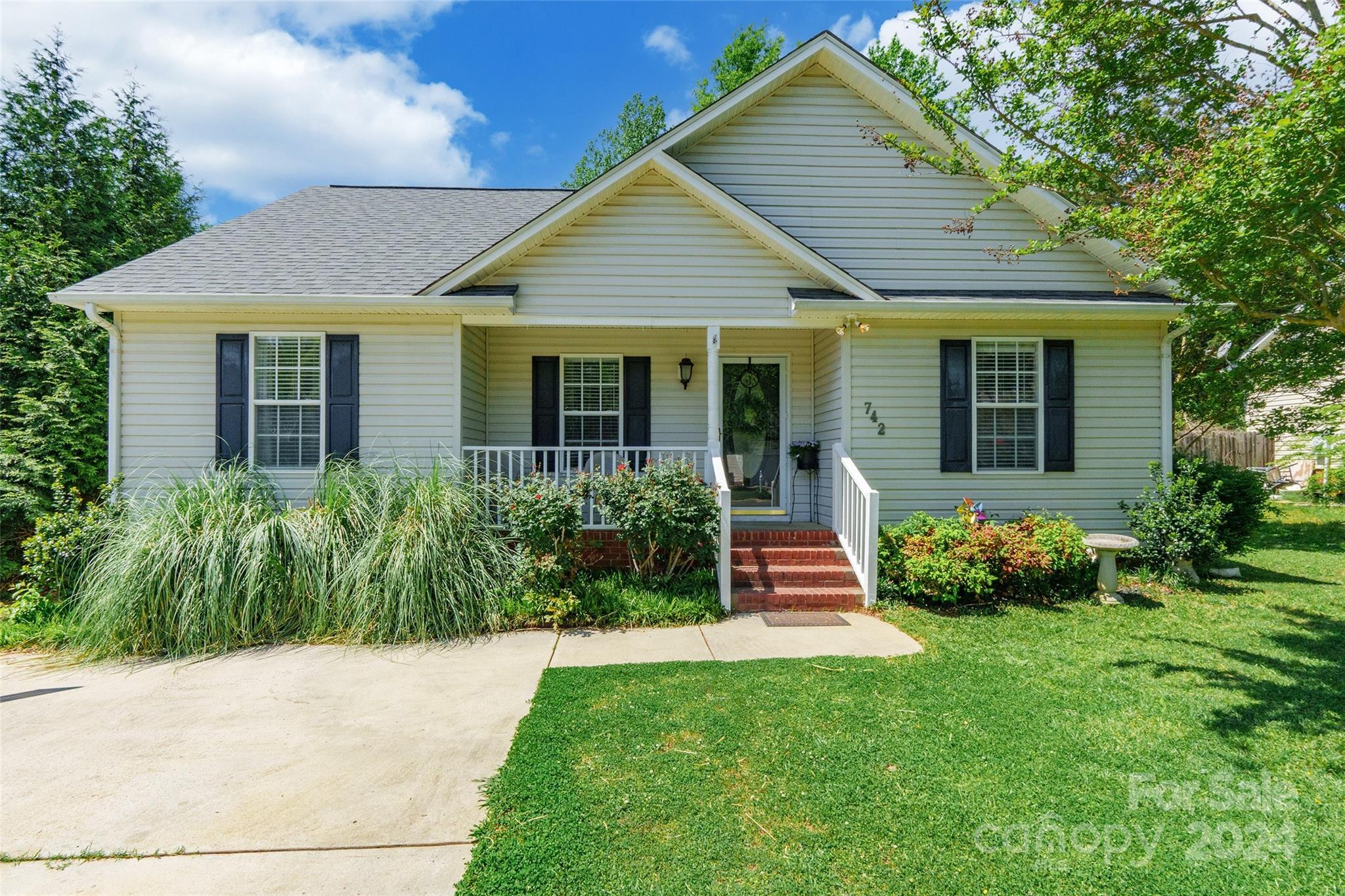 Photo one of 742 Golden Bell Dr Rock Hill SC 29732 | MLS 4129907