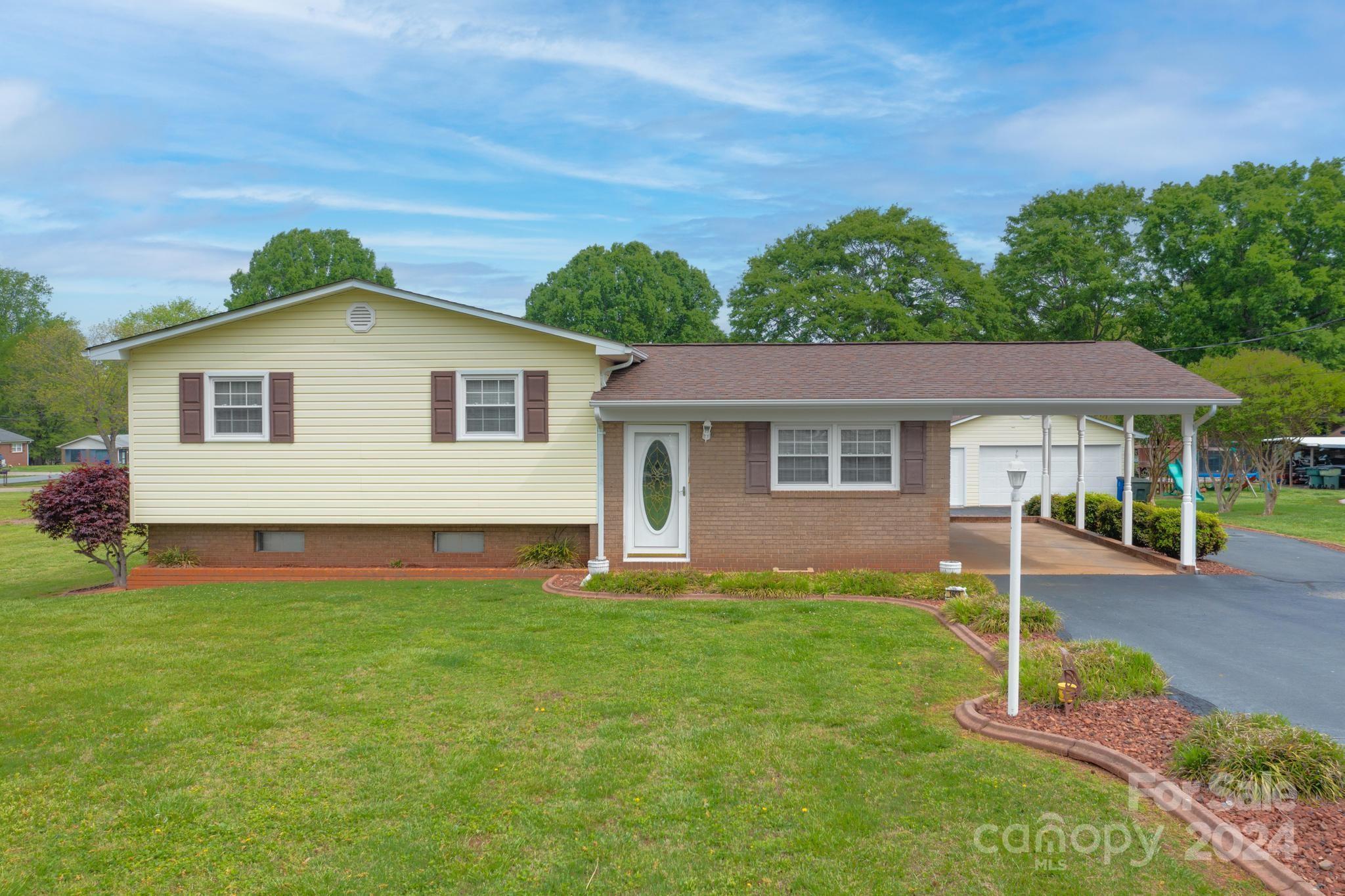 Photo one of 1603 2Nd Ne St Conover NC 28613 | MLS 4130541