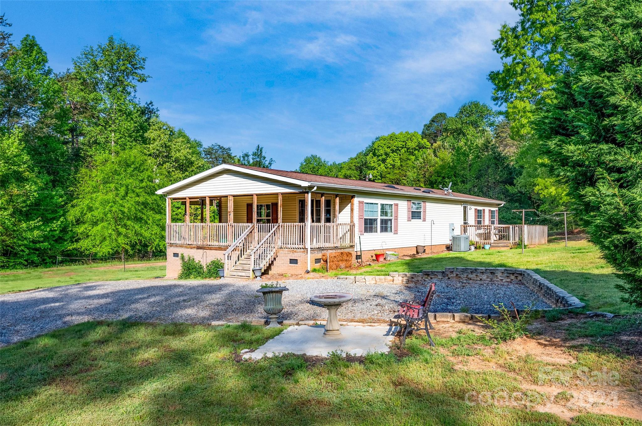 Photo one of 150 Longbranch Rd Statesville NC 28677 | MLS 4130726