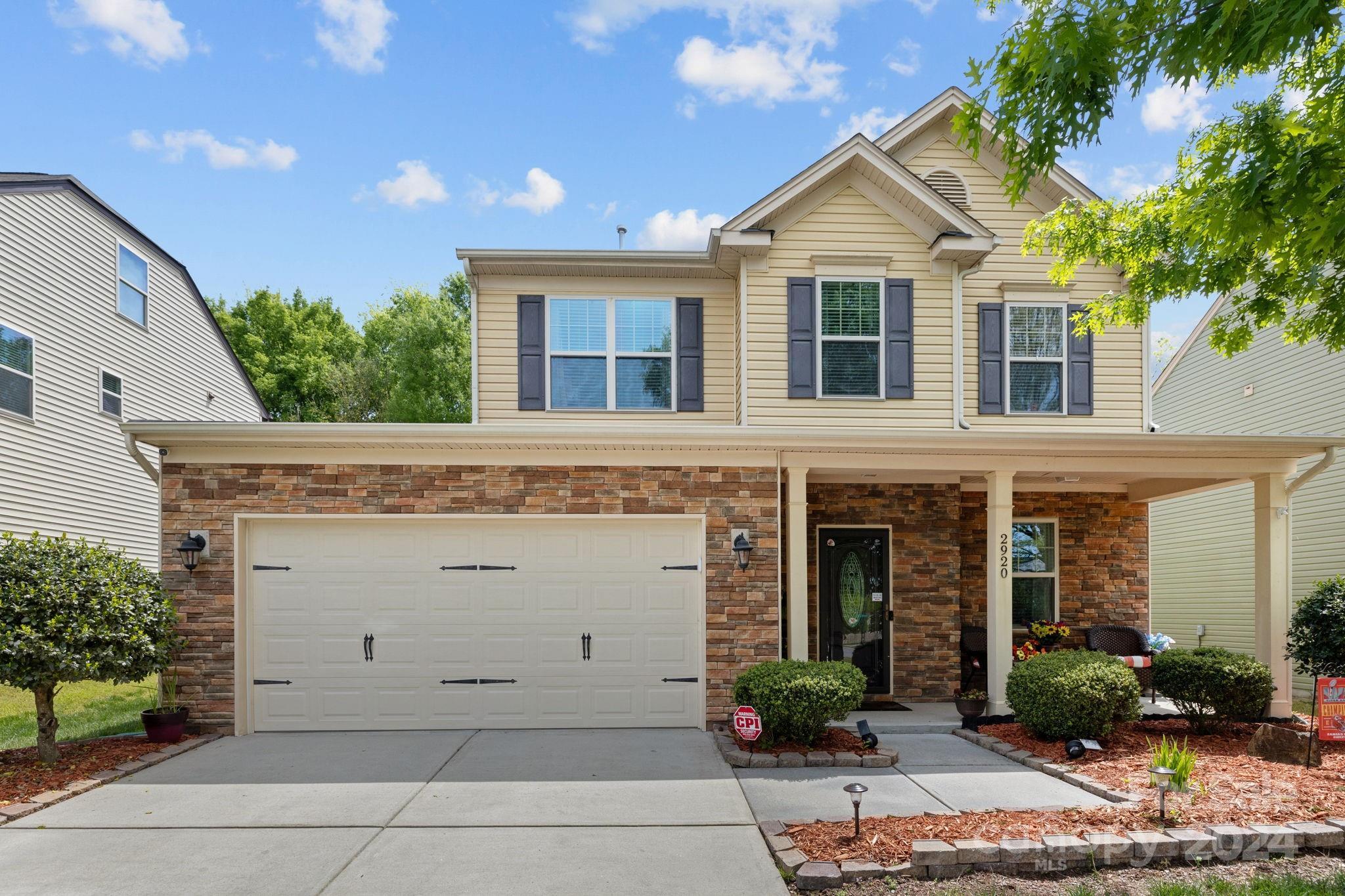 Photo one of 2920 Parsifal Ln Charlotte NC 28213 | MLS 4130917