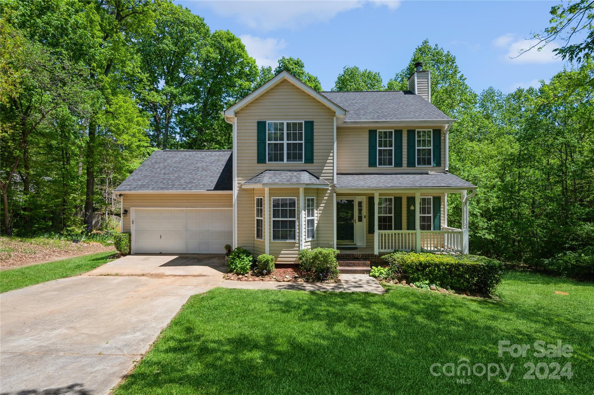 Photo one of 3402 Cranberry Nook Ct Charlotte NC 28269 | MLS 4130936