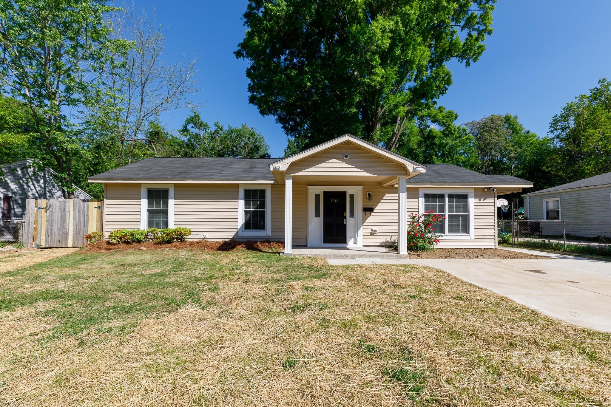 Photo one of 1318 Mcdow Dr Rock Hill SC 29732 | MLS 4131008