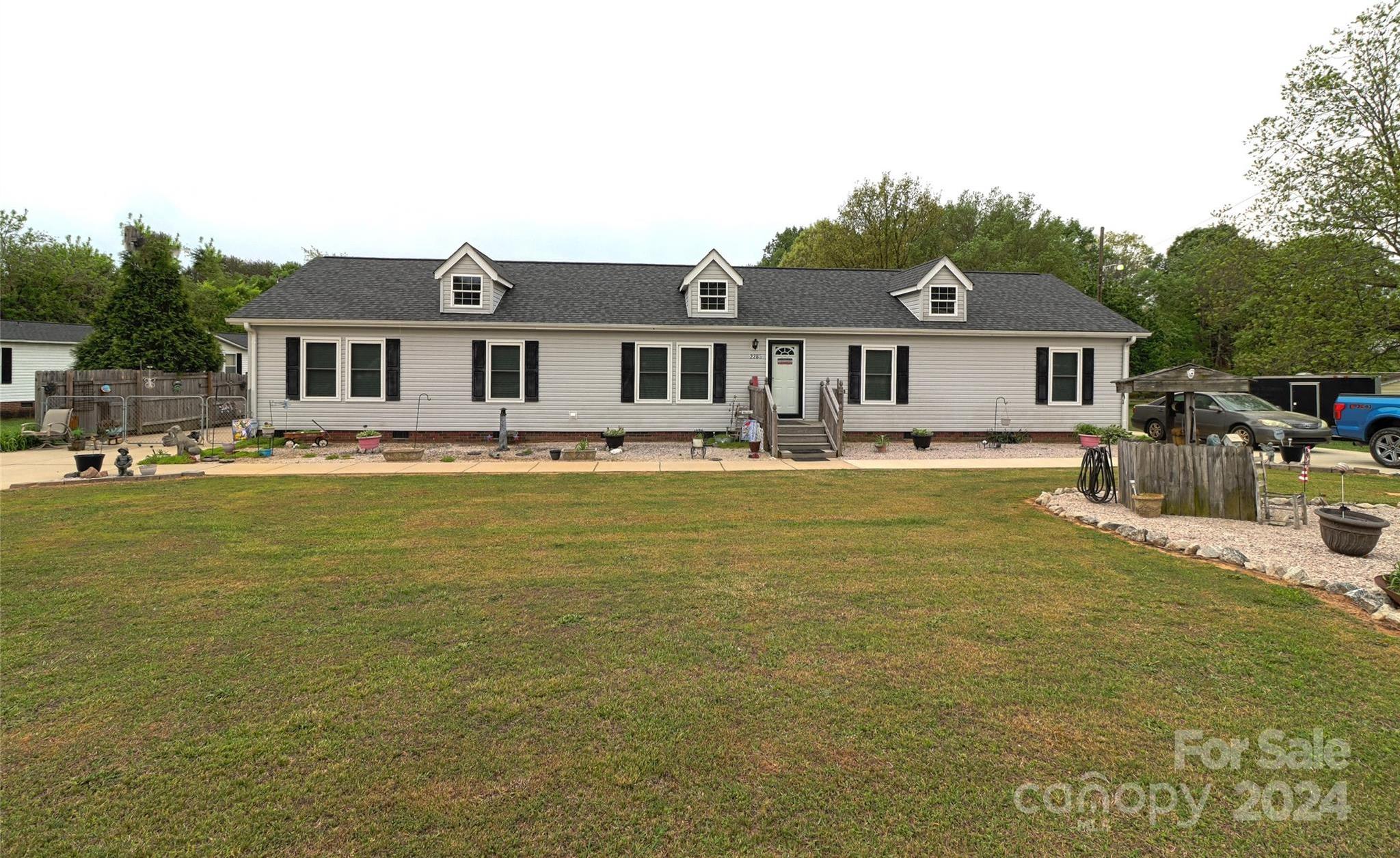 Photo one of 2285 Hendrix Rd Maiden NC 28650 | MLS 4131031