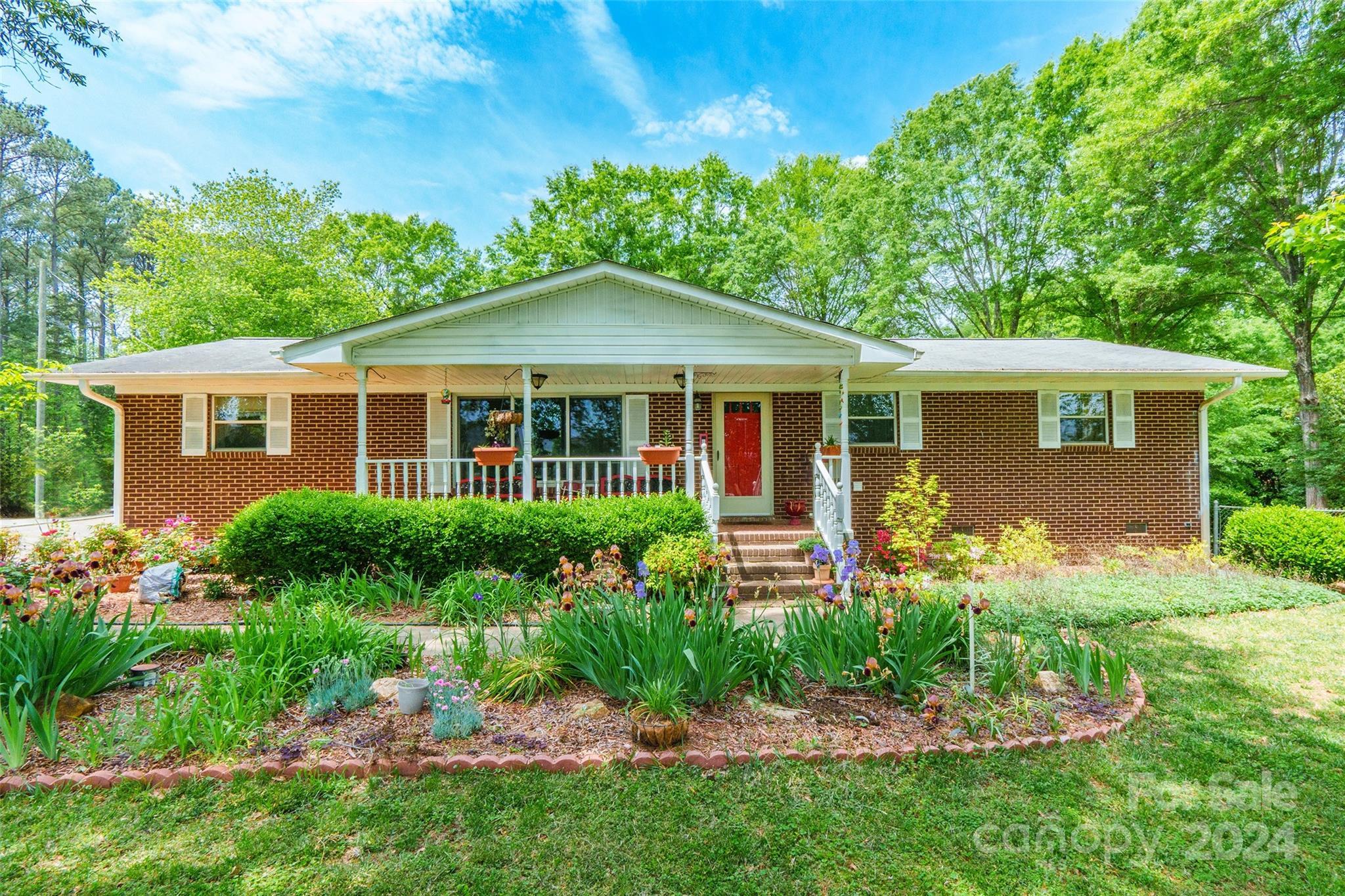 Photo one of 953 Twin Lakes Rd Rock Hill SC 29732 | MLS 4131063