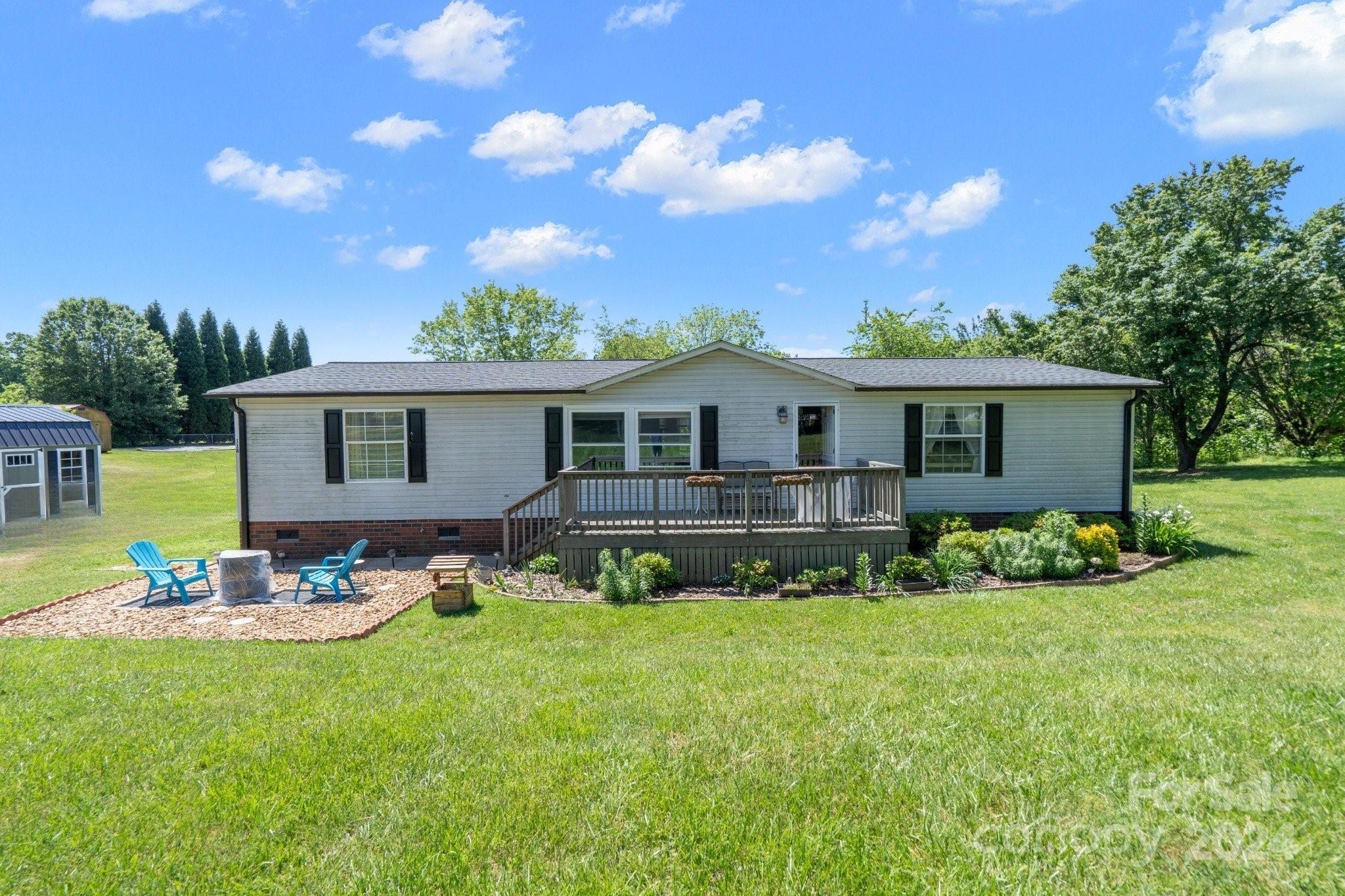 Photo one of 118 Raefield Dr Statesville NC 28677 | MLS 4131249