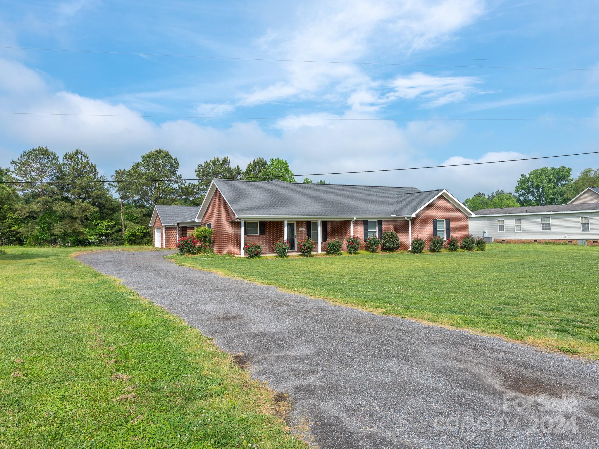 Photo one of 6216 Jackson Shortcut Rd Waxhaw NC 28173 | MLS 4131288