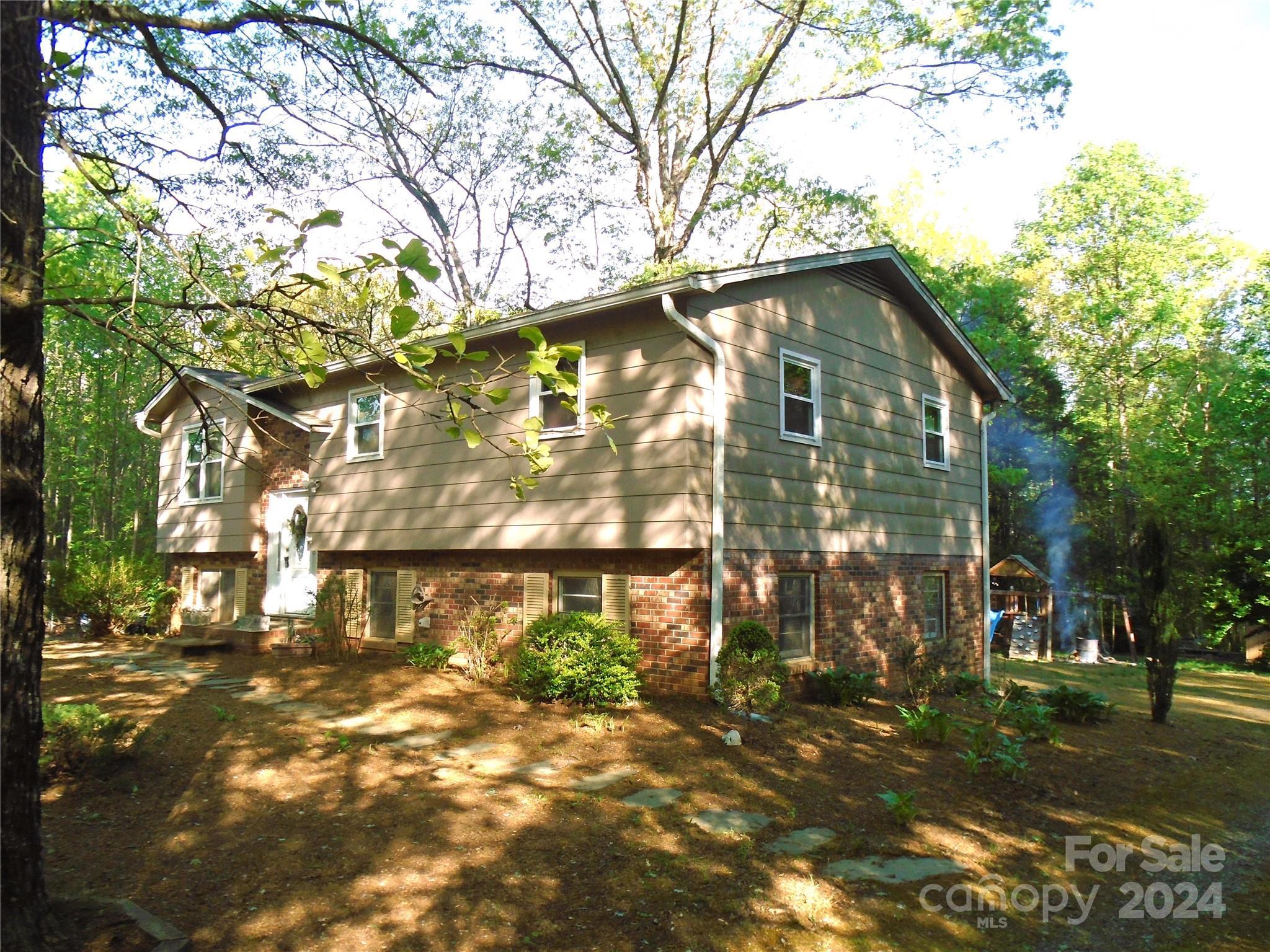 Photo one of 6036 Harwell Rd Catawba NC 28609 | MLS 4131784