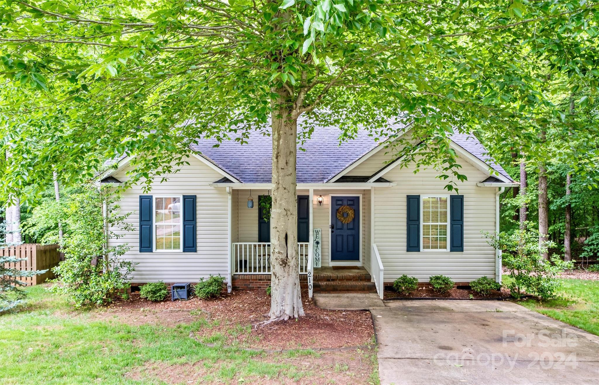 Photo one of 210 Polly Collins Ct Fort Mill SC 29715 | MLS 4131911