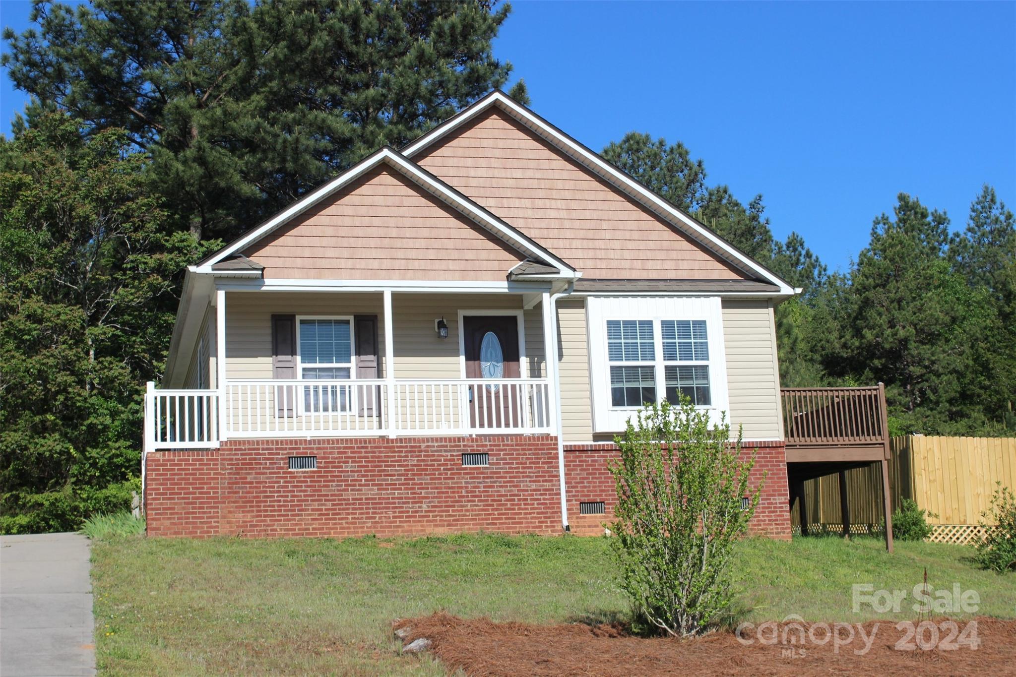Photo one of 321 Eagle Creek Rd Clover SC 29710 | MLS 4133219