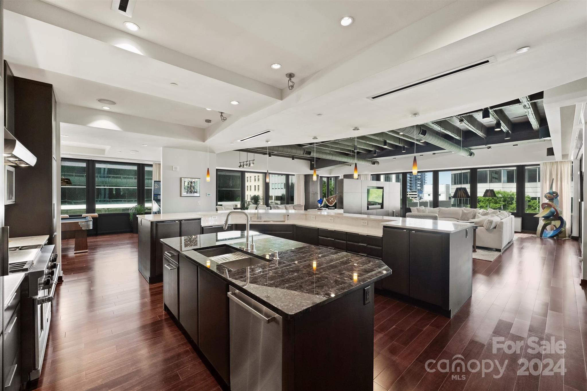 Photo one of 139 S Tryon St # 6 Charlotte NC 28202 | MLS 4133469