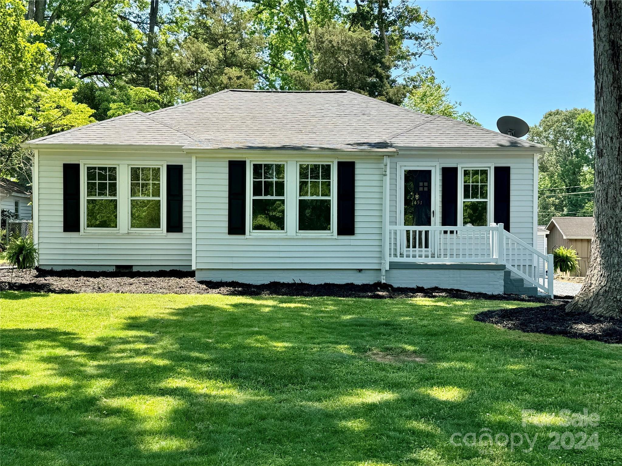 Photo one of 1451 Hickory Ave Albemarle NC 28001 | MLS 4134804