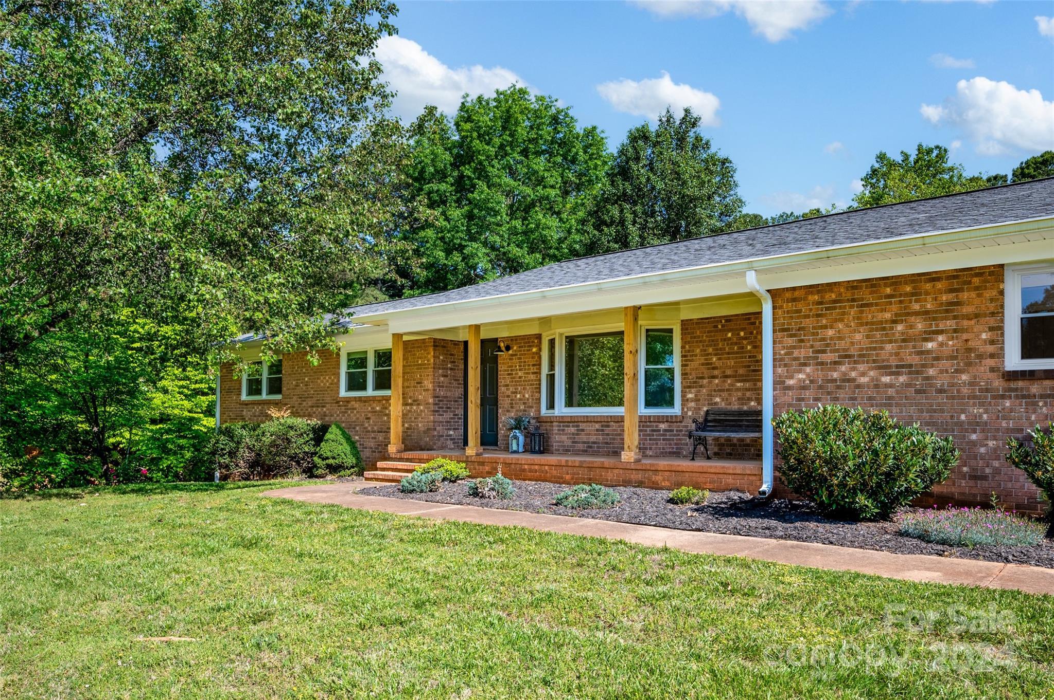 Photo one of 326 Gilbert Rd Statesville NC 28677 | MLS 4136346