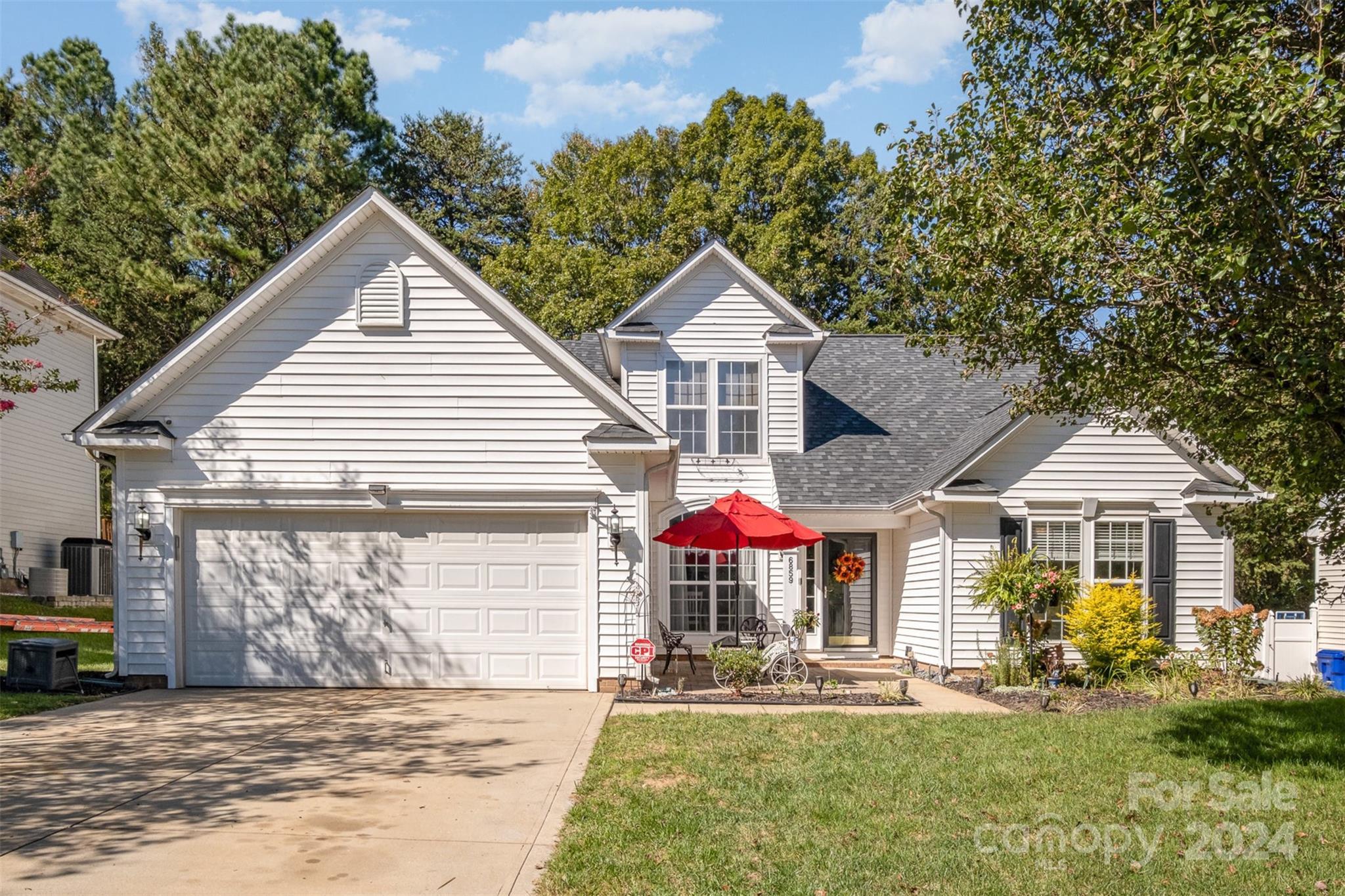 Photo one of 6859 Lakecrest Ct Denver NC 28037 | MLS 4192493
