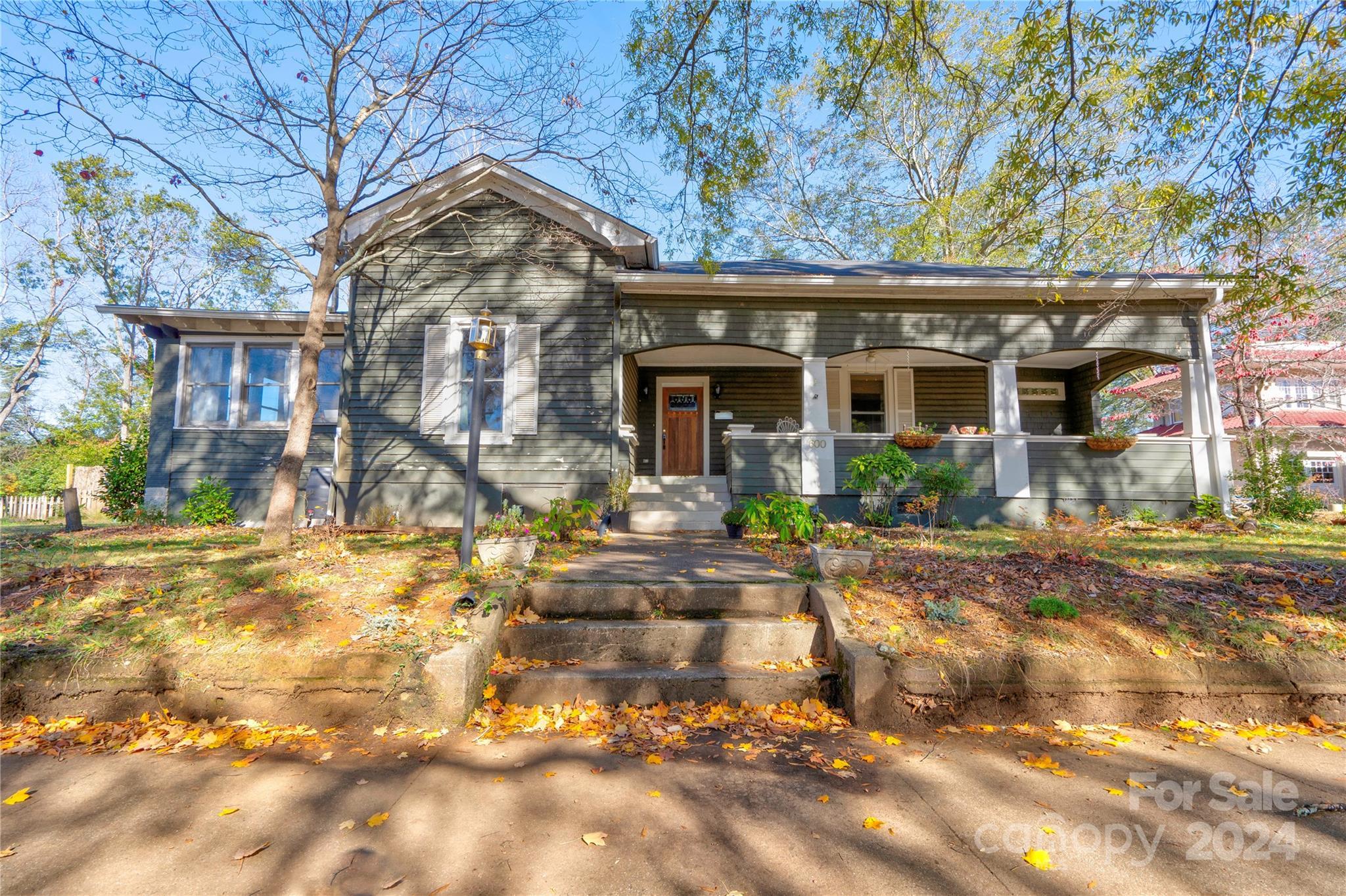 Photo one of 600 W Warren St Shelby NC 28150 | MLS 4203272