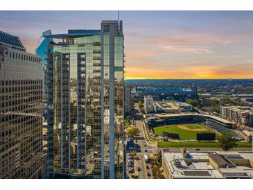 Photo one of 333 W Trade St # 1607 Charlotte NC 28202 | MLS 4011266