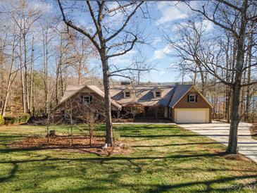 Photo one of 5409 Shoreview Dr Concord NC 28025 | MLS 4095846