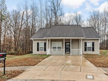 Photo one of 6342 Derryfield Dr Charlotte NC 28213 | MLS 4104574