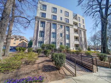 Photo one of 1333 Queens Rd # A2 Charlotte NC 28207 | MLS 4111278