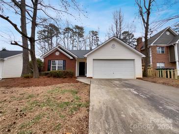 Photo one of 7305 Rosehall Dr Charlotte NC 28227 | MLS 4114100