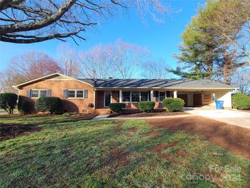 Photo one of 561 29Th Avenue Nw Dr Hickory NC 28601 | MLS 4115916