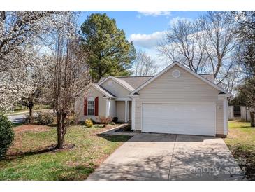 Photo one of 11206 Fawndale Dr Charlotte NC 28269 | MLS 4117110