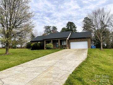 Photo one of 4868 Sandstone Dr # 107 Conover NC 28613 | MLS 4119938